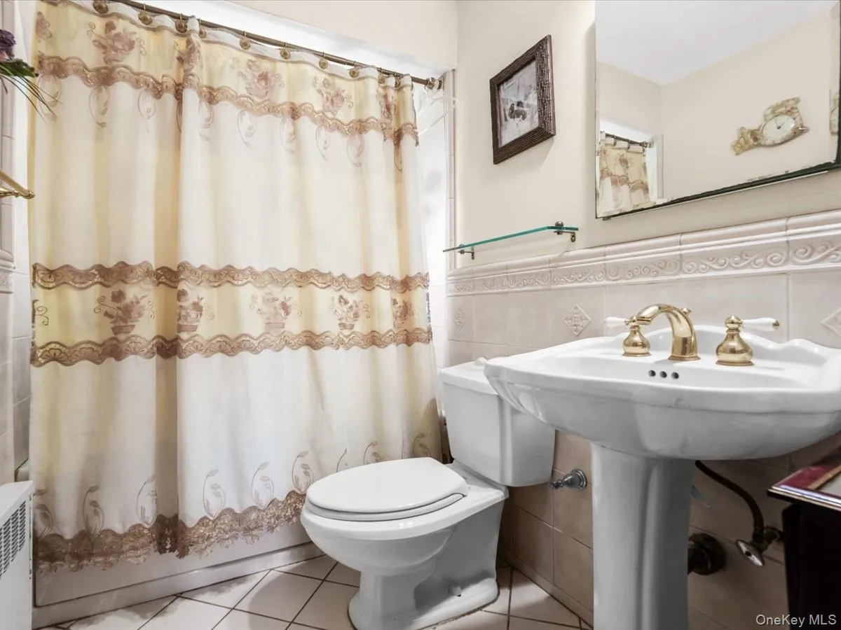 712 Partridge Avenue, Hempstead, NY, 4 Bedrooms Bedrooms, 7 Rooms Rooms,2 BathroomsBathrooms,Residential,For Rent,Partridge,0,1060307 712 Partridge Avenue, Hempstead, NY, 4 Bedrooms Bedrooms, 7 Rooms Rooms,2 BathroomsBathrooms,Residential,For Rent,Partridge,0,1060307