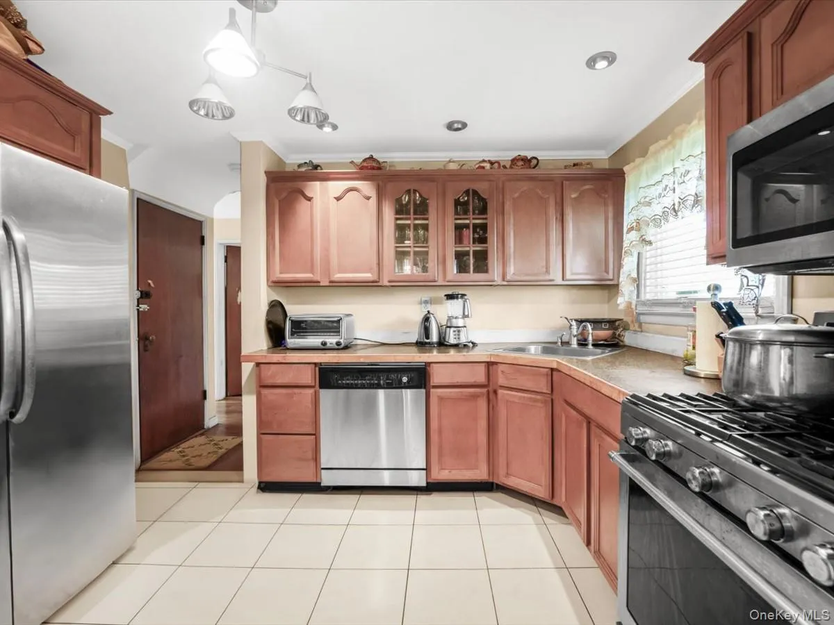 712 Partridge Avenue, Hempstead, NY, 4 Bedrooms Bedrooms, 7 Rooms Rooms,2 BathroomsBathrooms,Residential,For Rent,Partridge,0,1060307 712 Partridge Avenue, Hempstead, NY, 4 Bedrooms Bedrooms, 7 Rooms Rooms,2 BathroomsBathrooms,Residential,For Rent,Partridge,0,1060307