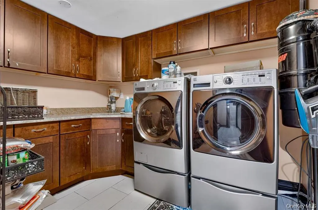 242-14 83rd Avenue, New York, NY, 5 Bedrooms Bedrooms, 12 Rooms Rooms,5 BathroomsBathrooms,Residential,For Rent,83rd,0,1060309 242-14 83rd Avenue, New York, NY, 5 Bedrooms Bedrooms, 12 Rooms Rooms,5 BathroomsBathrooms,Residential,For Rent,83rd,0,1060309