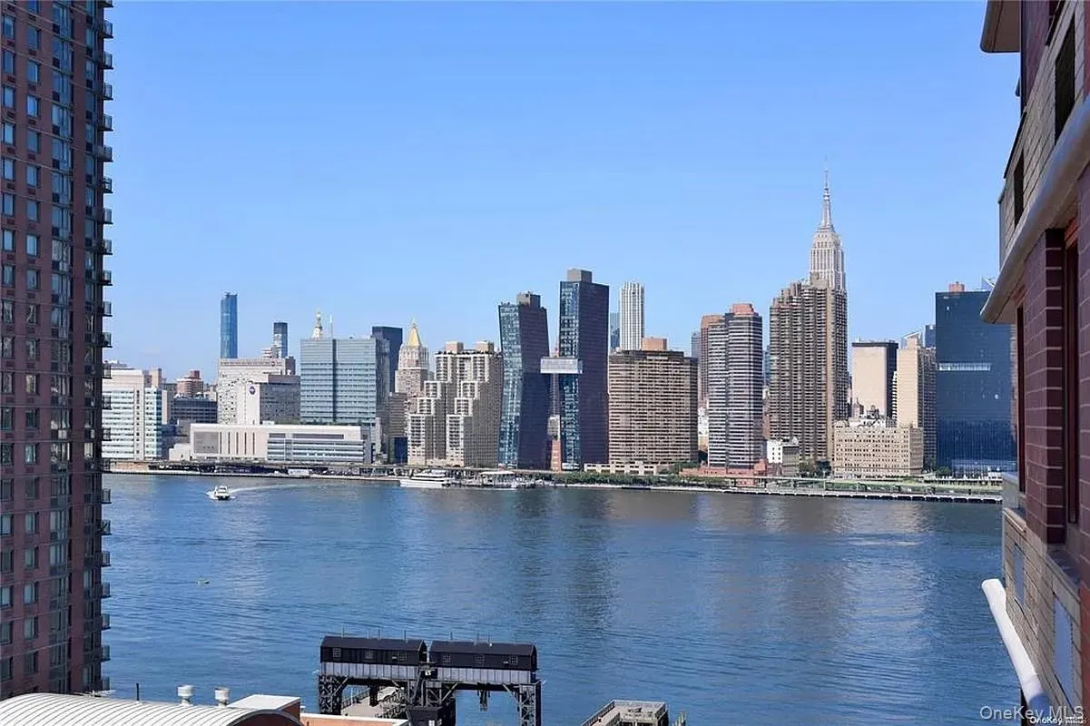 474 48th Avenue, New York, NY, 1 Bedroom Bedrooms, 4 Room Rooms,1 BathroomBathrooms,Residential Lease,For Rent,48th,0,1060314 474 48th Avenue, New York, NY, 1 Bedroom Bedrooms, 4 Room Rooms,1 BathroomBathrooms,Residential Lease,For Rent,48th,0,1060314