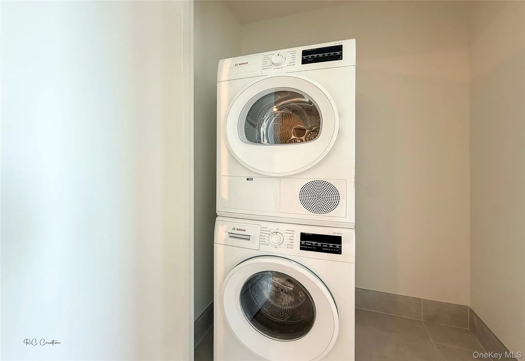 4630 21st Street, New York, NY, 2 Bedroom Bedrooms, 5 Room Rooms,2 BathroomBathrooms,Residential Lease,For Rent,21st,0,1060324 4630 21st Street, New York, NY, 2 Bedroom Bedrooms, 5 Room Rooms,2 BathroomBathrooms,Residential Lease,For Rent,21st,0,1060324