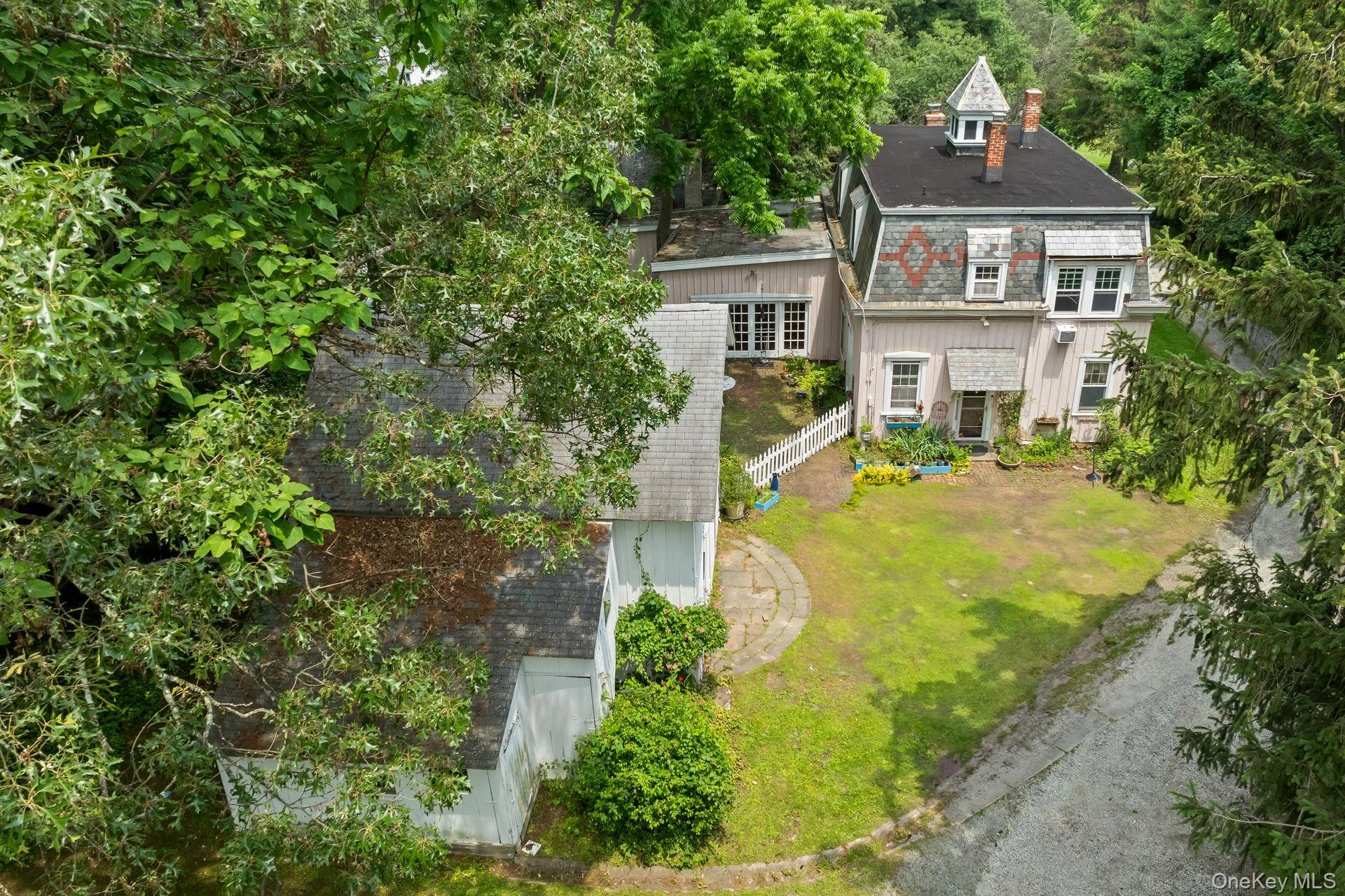 383 Neck Road, Huntington, NY, 3 Bedrooms Bedrooms, 8 Rooms Rooms,3 BathroomsBathrooms,Residential,For Rent,Neck,0,1060331 383 Neck Road, Huntington, NY, 3 Bedrooms Bedrooms, 8 Rooms Rooms,3 BathroomsBathrooms,Residential,For Rent,Neck,0,1060331