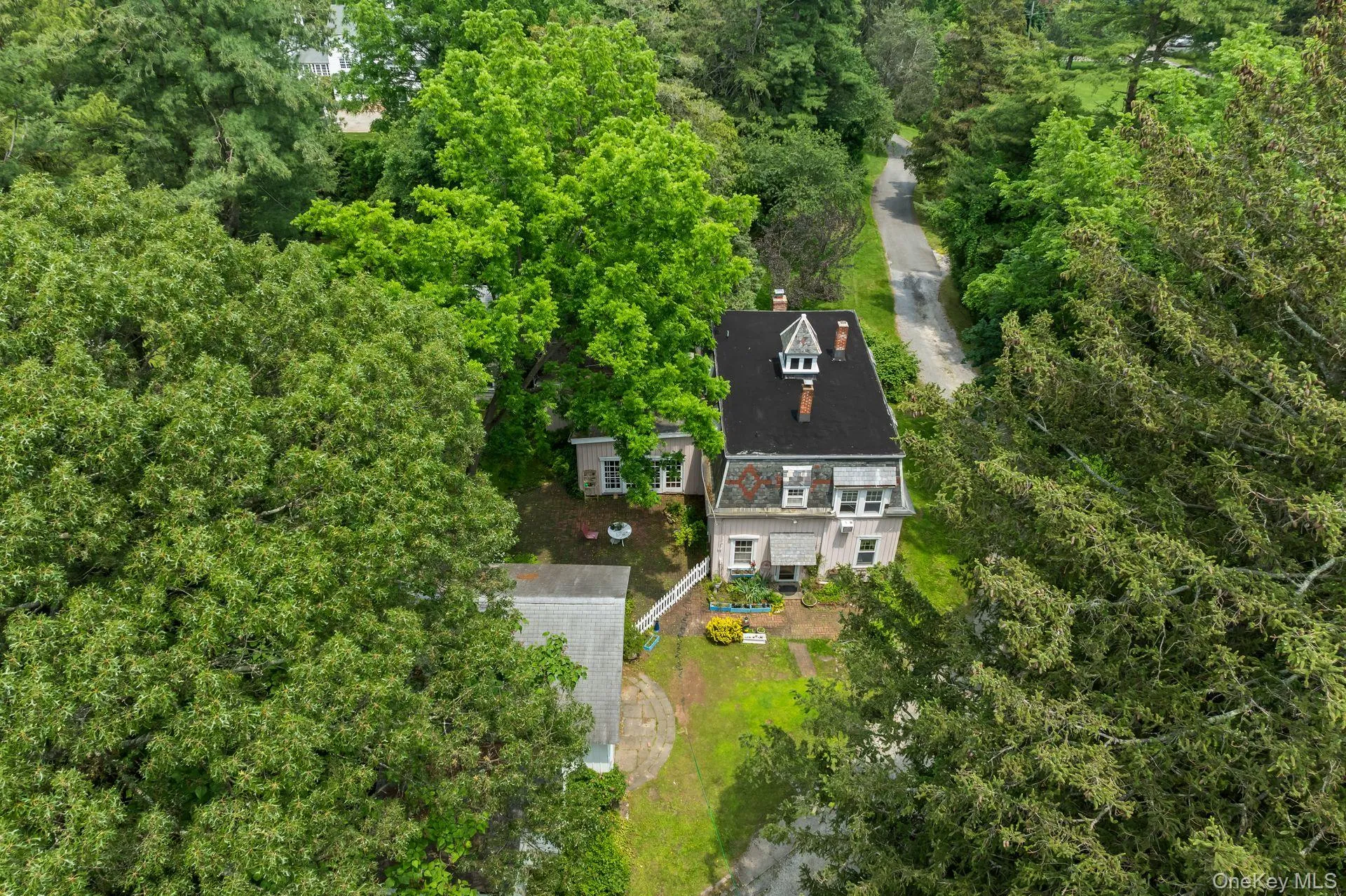 383 Neck Road, Huntington, NY, 3 Bedrooms Bedrooms, 8 Rooms Rooms,3 BathroomsBathrooms,Residential,For Rent,Neck,0,1060331 383 Neck Road, Huntington, NY, 3 Bedrooms Bedrooms, 8 Rooms Rooms,3 BathroomsBathrooms,Residential,For Rent,Neck,0,1060331