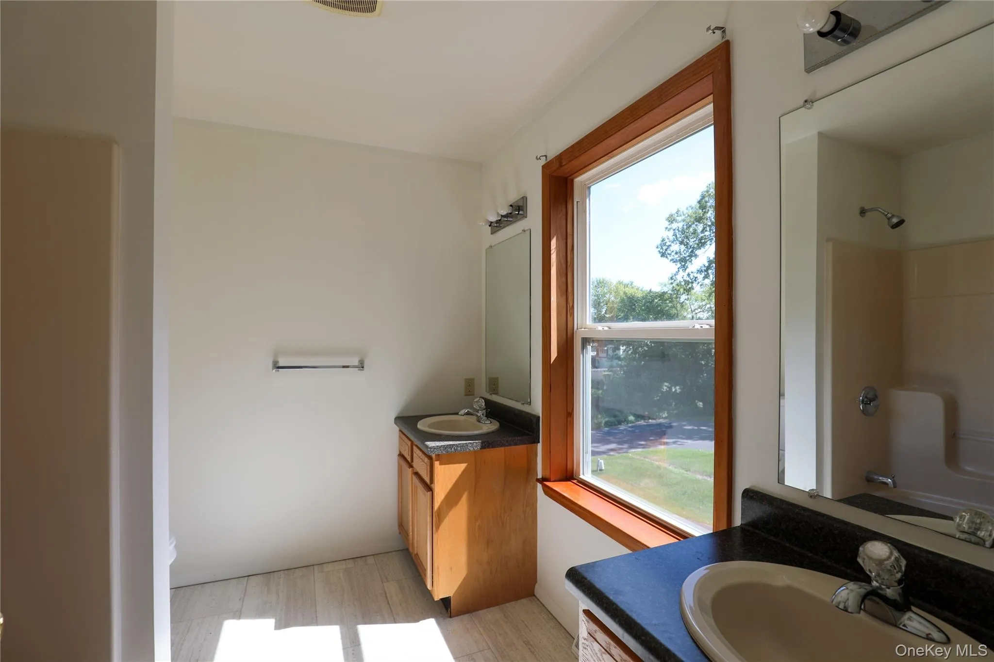 217 Hasbrouck Avenue, Esopus, NY, 3 Bedroom Bedrooms, 7 Room Rooms,2 BathroomBathrooms,Residential Lease,For Rent,Hasbrouck,0,1060332 217 Hasbrouck Avenue, Esopus, NY, 3 Bedroom Bedrooms, 7 Room Rooms,2 BathroomBathrooms,Residential Lease,For Rent,Hasbrouck,0,1060332