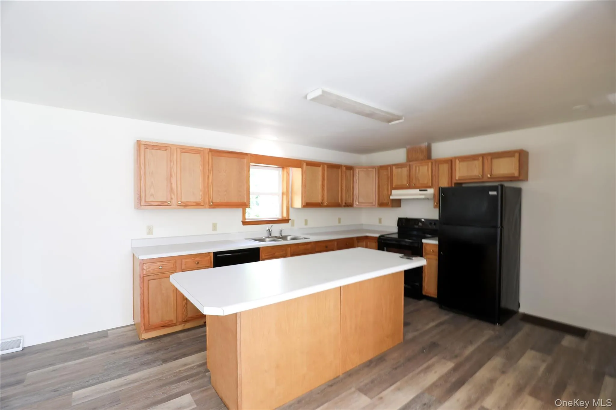 217 Hasbrouck Avenue, Esopus, NY, 3 Bedroom Bedrooms, 7 Room Rooms,2 BathroomBathrooms,Residential Lease,For Rent,Hasbrouck,0,1060332 217 Hasbrouck Avenue, Esopus, NY, 3 Bedroom Bedrooms, 7 Room Rooms,2 BathroomBathrooms,Residential Lease,For Rent,Hasbrouck,0,1060332