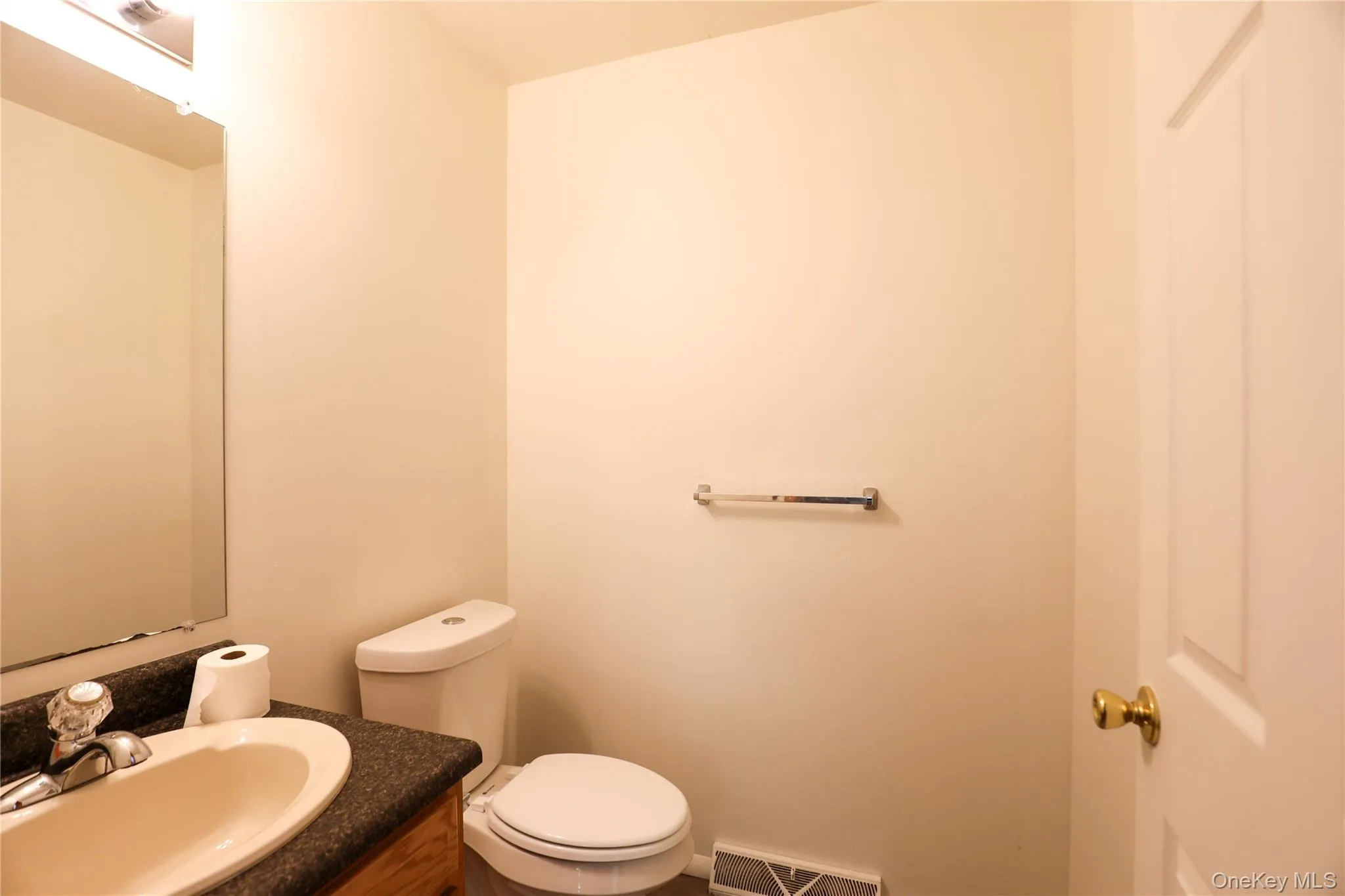 217 Hasbrouck Avenue, Esopus, NY, 3 Bedroom Bedrooms, 7 Room Rooms,2 BathroomBathrooms,Residential Lease,For Rent,Hasbrouck,0,1060332 217 Hasbrouck Avenue, Esopus, NY, 3 Bedroom Bedrooms, 7 Room Rooms,2 BathroomBathrooms,Residential Lease,For Rent,Hasbrouck,0,1060332