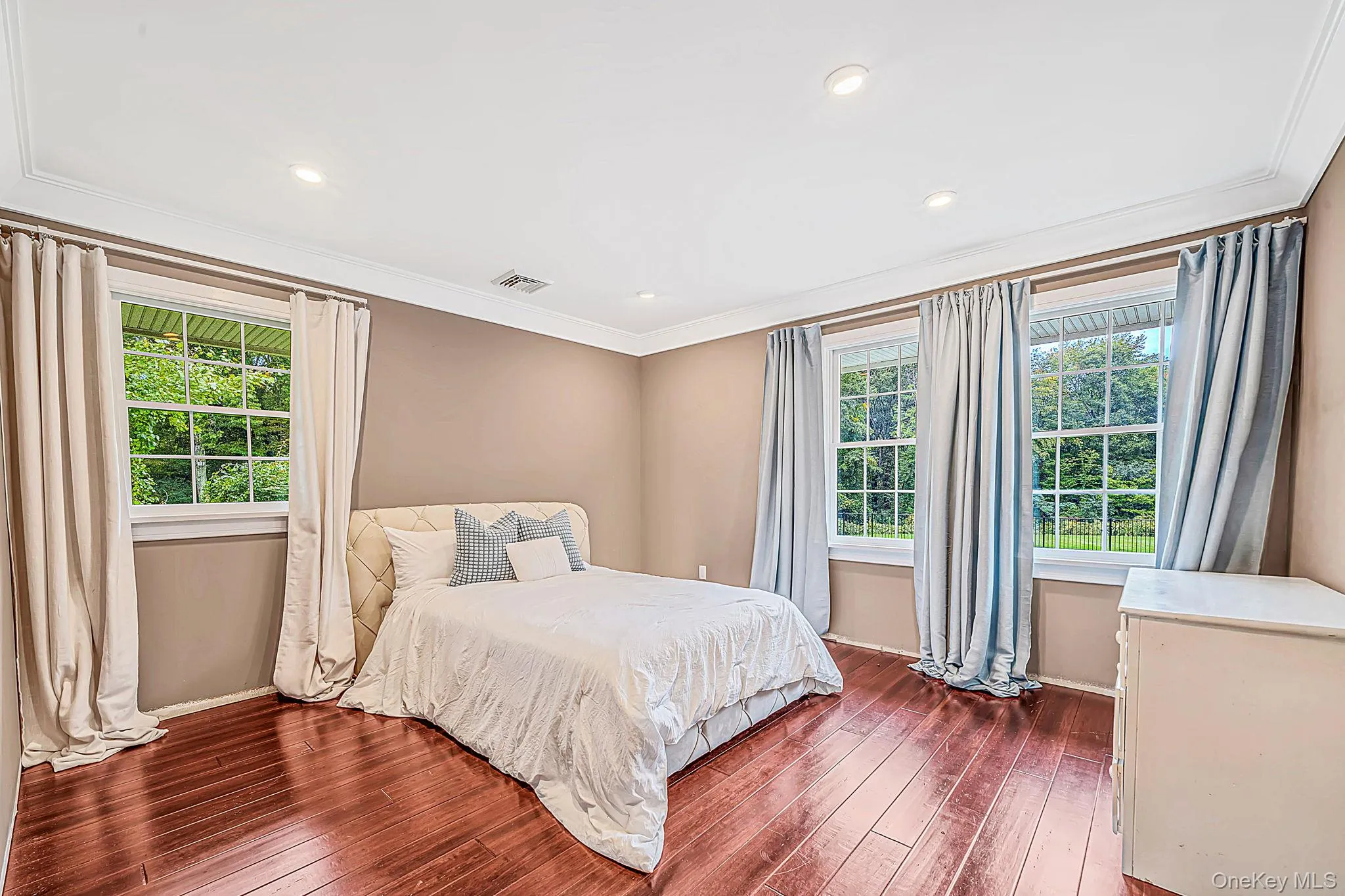 57 Hearthstone Drive, Huntington, NY, 6 Bedrooms Bedrooms, 10 Rooms Rooms,4 BathroomsBathrooms,Residential,For Rent,Hearthstone,0,1060338 57 Hearthstone Drive, Huntington, NY, 6 Bedrooms Bedrooms, 10 Rooms Rooms,4 BathroomsBathrooms,Residential,For Rent,Hearthstone,0,1060338