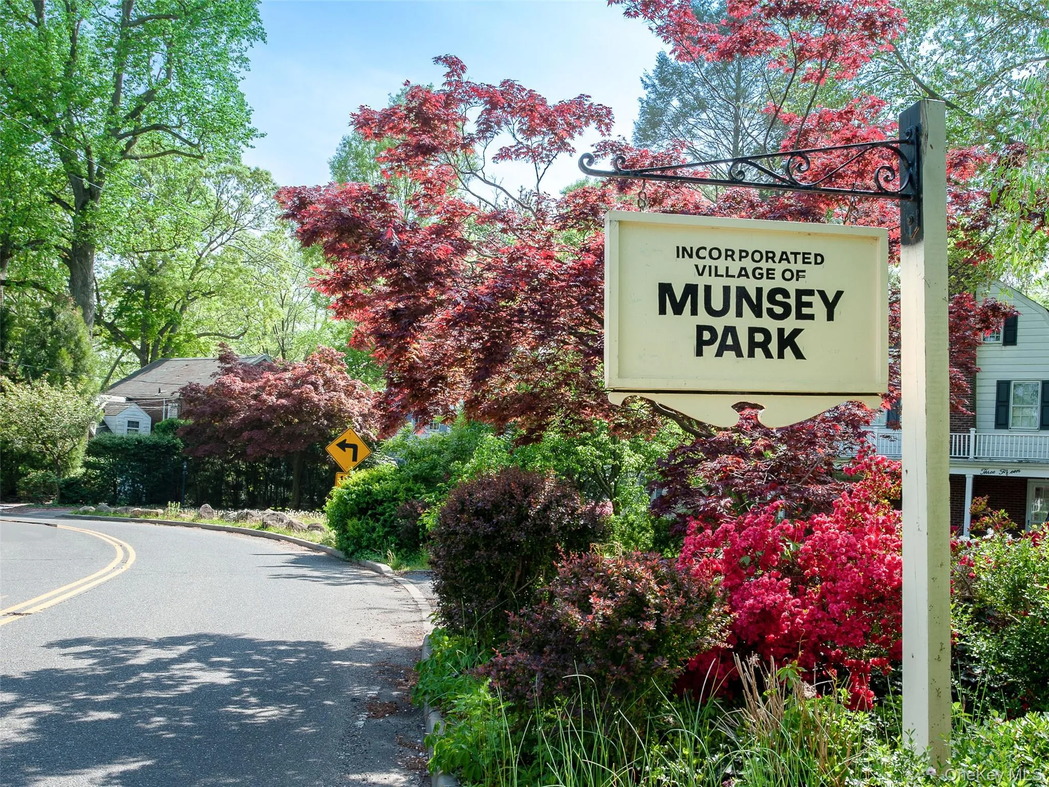 The lovely Incorporated Village of Munsey Park The lovely Incorporated Village of Munsey Park