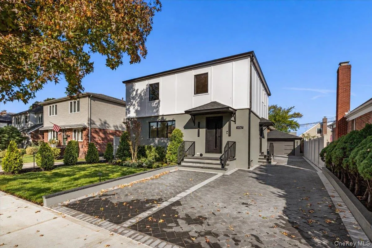 145-67 7th Avenue, New York, NY, 3 Bedrooms Bedrooms, 7 Rooms Rooms,3 BathroomsBathrooms,Residential,For Rent,7th,0,1060349 145-67 7th Avenue, New York, NY, 3 Bedrooms Bedrooms, 7 Rooms Rooms,3 BathroomsBathrooms,Residential,For Rent,7th,0,1060349
