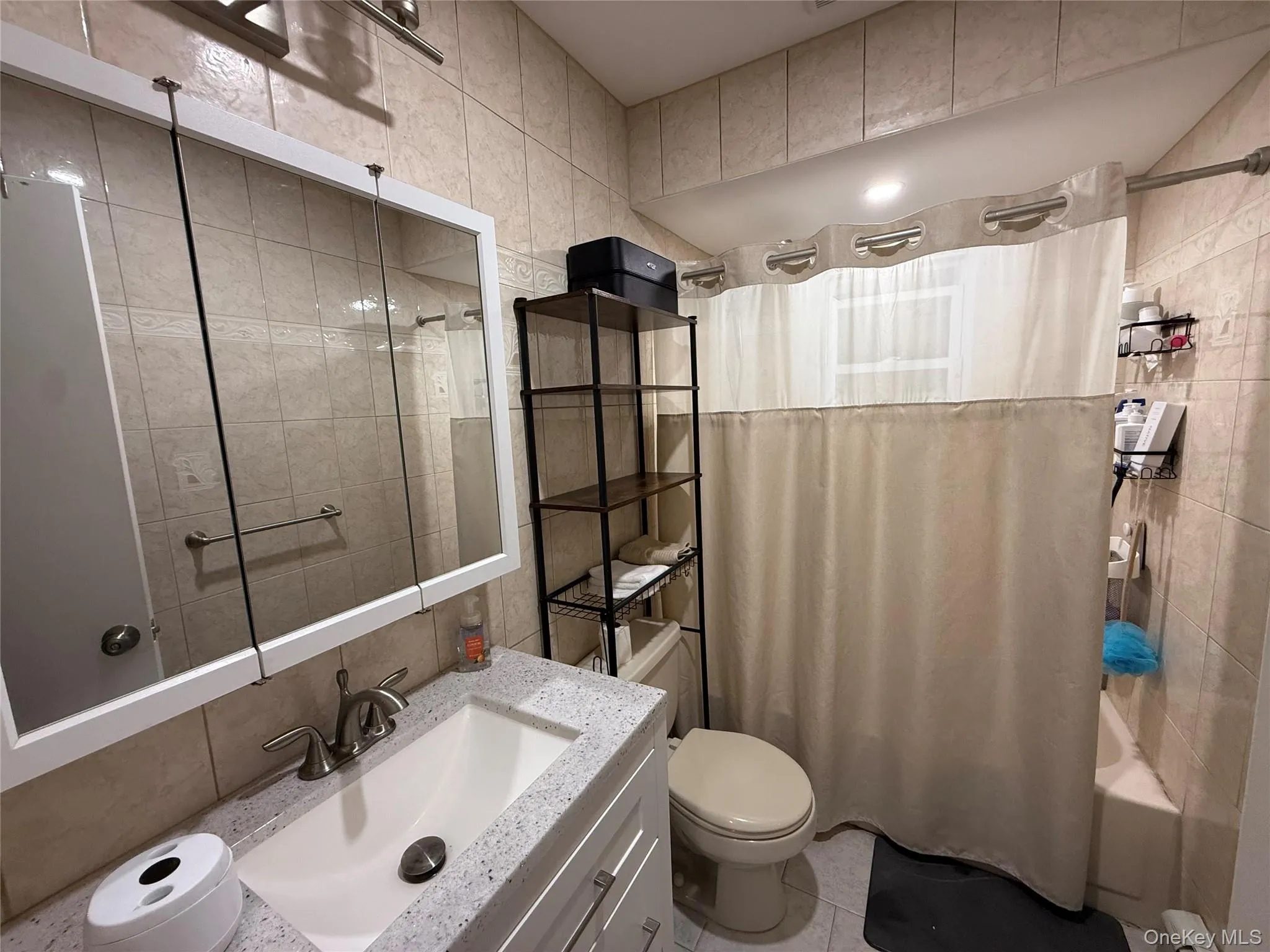 127 Courthouse Road, Hempstead, NY, 2 Bedroom Bedrooms, 5 Room Rooms,1 BathroomBathrooms,Residential Lease,For Rent,Courthouse,0,1060350 127 Courthouse Road, Hempstead, NY, 2 Bedroom Bedrooms, 5 Room Rooms,1 BathroomBathrooms,Residential Lease,For Rent,Courthouse,0,1060350