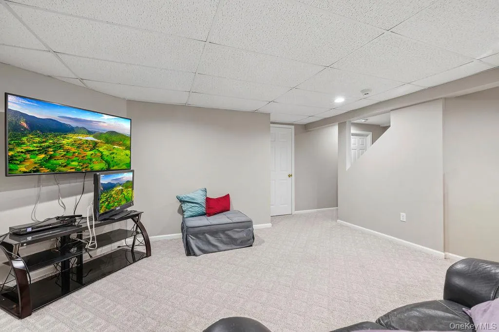 7 Birdie Drive, Ramapo, NY, 5 Bedrooms Bedrooms, 11 Rooms Rooms,3 BathroomsBathrooms,Residential,For Rent,Birdie,0,1060352 7 Birdie Drive, Ramapo, NY, 5 Bedrooms Bedrooms, 11 Rooms Rooms,3 BathroomsBathrooms,Residential,For Rent,Birdie,0,1060352