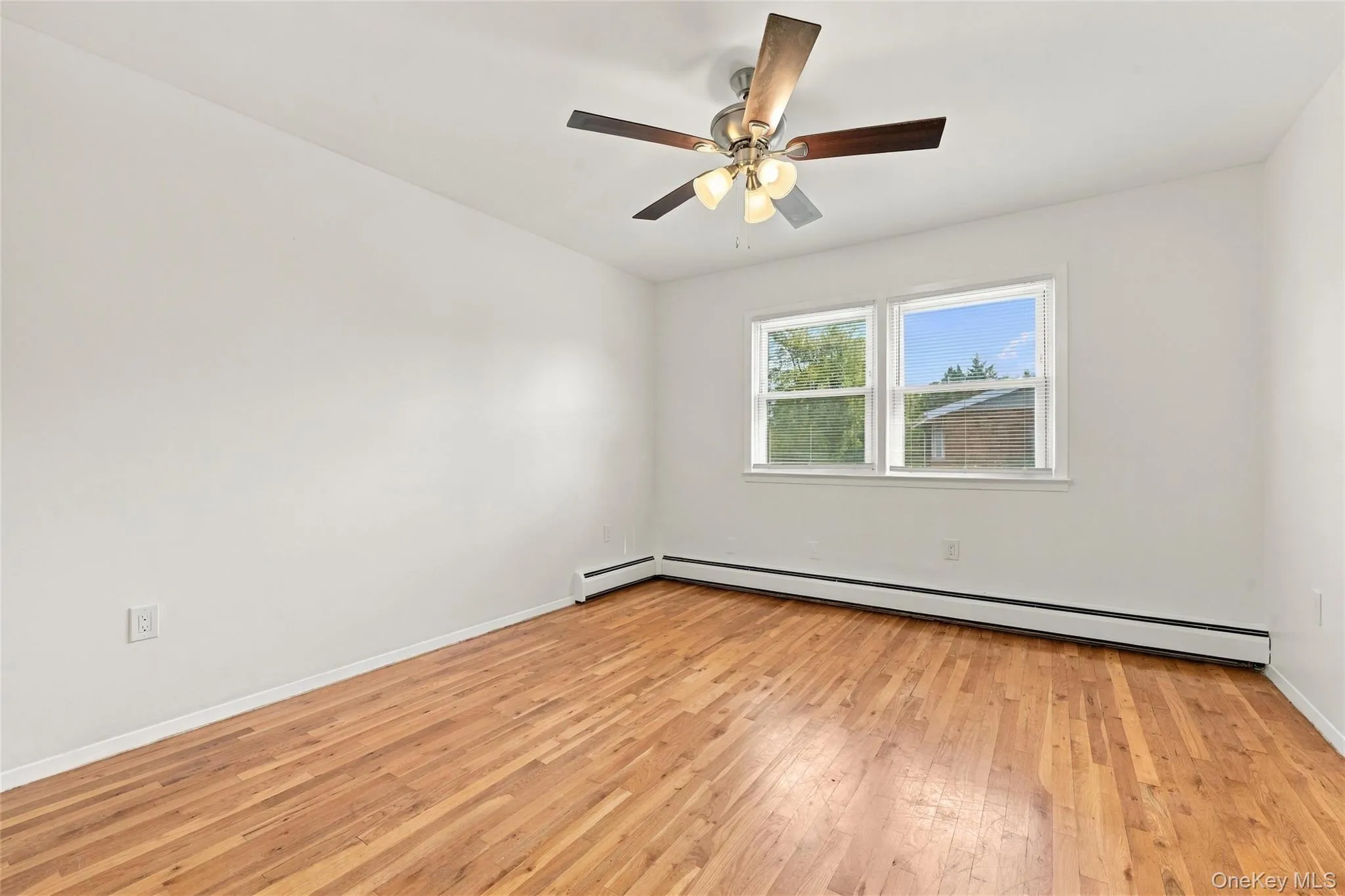 121 Fire Island Avenue, Babylon, NY , With , 1 Bedroom , and , 4 Room , 1 Bathroom , For , Residential Lease , For Rent , 1060370 , MLSID,1060370 121 Fire Island Avenue, Babylon, NY , With , 1 Bedroom , and , 4 Room , 1 Bathroom , For , Residential Lease , For Rent , 1060370 , MLSID,1060370