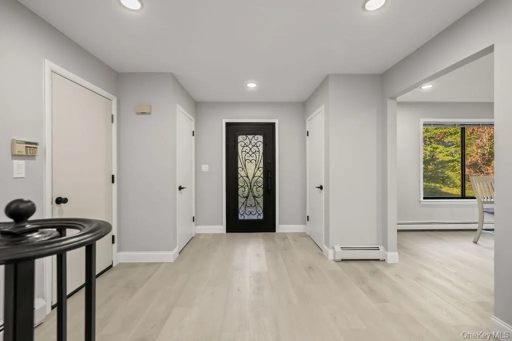 58 Burda Avenue, Clarkstown, NY, 5 Bedrooms Bedrooms, 6 Rooms Rooms,2 BathroomsBathrooms,Residential,For Rent,Burda,0,1060394 58 Burda Avenue, Clarkstown, NY, 5 Bedrooms Bedrooms, 6 Rooms Rooms,2 BathroomsBathrooms,Residential,For Rent,Burda,0,1060394