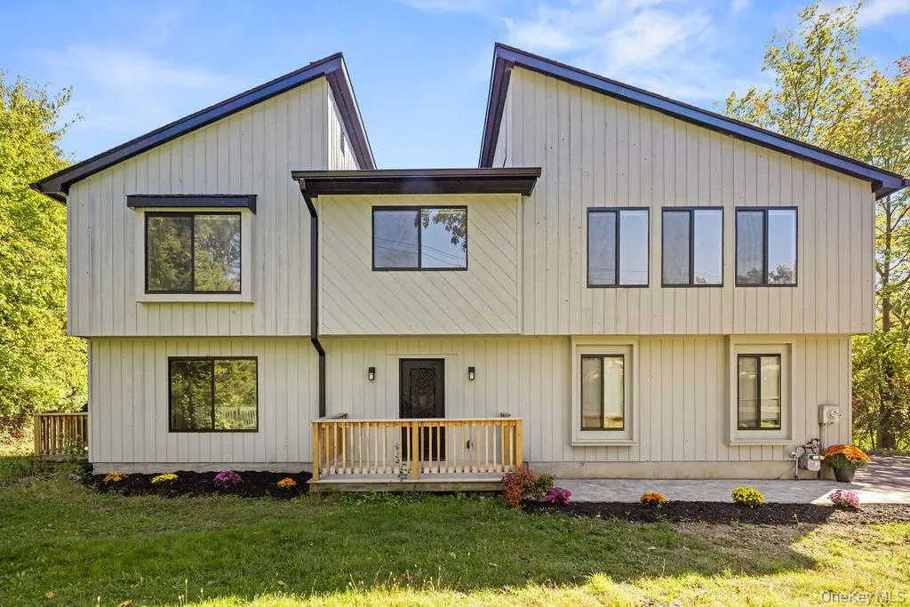 58 Burda Avenue, Clarkstown, NY, 5 Bedrooms Bedrooms, 6 Rooms Rooms,2 BathroomsBathrooms,Residential,For Rent,Burda,0,1060394 58 Burda Avenue, Clarkstown, NY, 5 Bedrooms Bedrooms, 6 Rooms Rooms,2 BathroomsBathrooms,Residential,For Rent,Burda,0,1060394