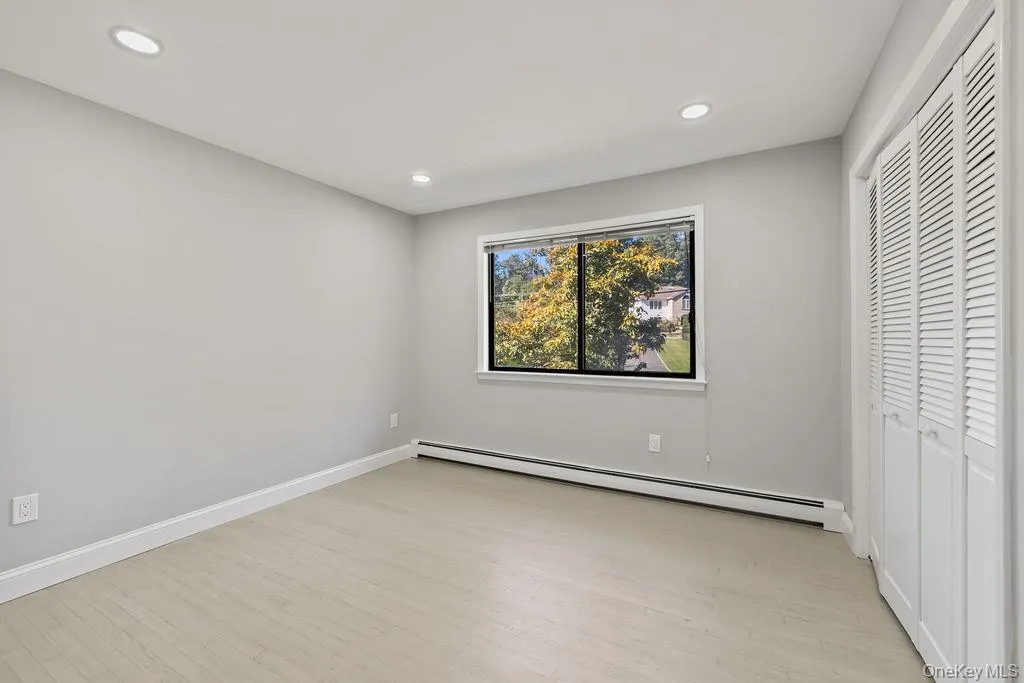 58 Burda Avenue, Clarkstown, NY, 5 Bedrooms Bedrooms, 6 Rooms Rooms,2 BathroomsBathrooms,Residential,For Rent,Burda,0,1060394 58 Burda Avenue, Clarkstown, NY, 5 Bedrooms Bedrooms, 6 Rooms Rooms,2 BathroomsBathrooms,Residential,For Rent,Burda,0,1060394