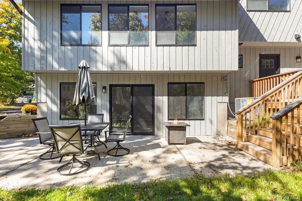 58 Burda Avenue, Clarkstown, NY, 5 Bedrooms Bedrooms, 6 Rooms Rooms,2 BathroomsBathrooms,Residential,For Rent,Burda,0,1060394 58 Burda Avenue, Clarkstown, NY, 5 Bedrooms Bedrooms, 6 Rooms Rooms,2 BathroomsBathrooms,Residential,For Rent,Burda,0,1060394