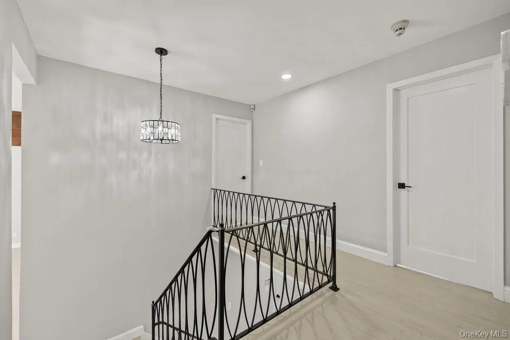 58 Burda Avenue, Clarkstown, NY, 5 Bedrooms Bedrooms, 6 Rooms Rooms,2 BathroomsBathrooms,Residential,For Rent,Burda,0,1060394 58 Burda Avenue, Clarkstown, NY, 5 Bedrooms Bedrooms, 6 Rooms Rooms,2 BathroomsBathrooms,Residential,For Rent,Burda,0,1060394