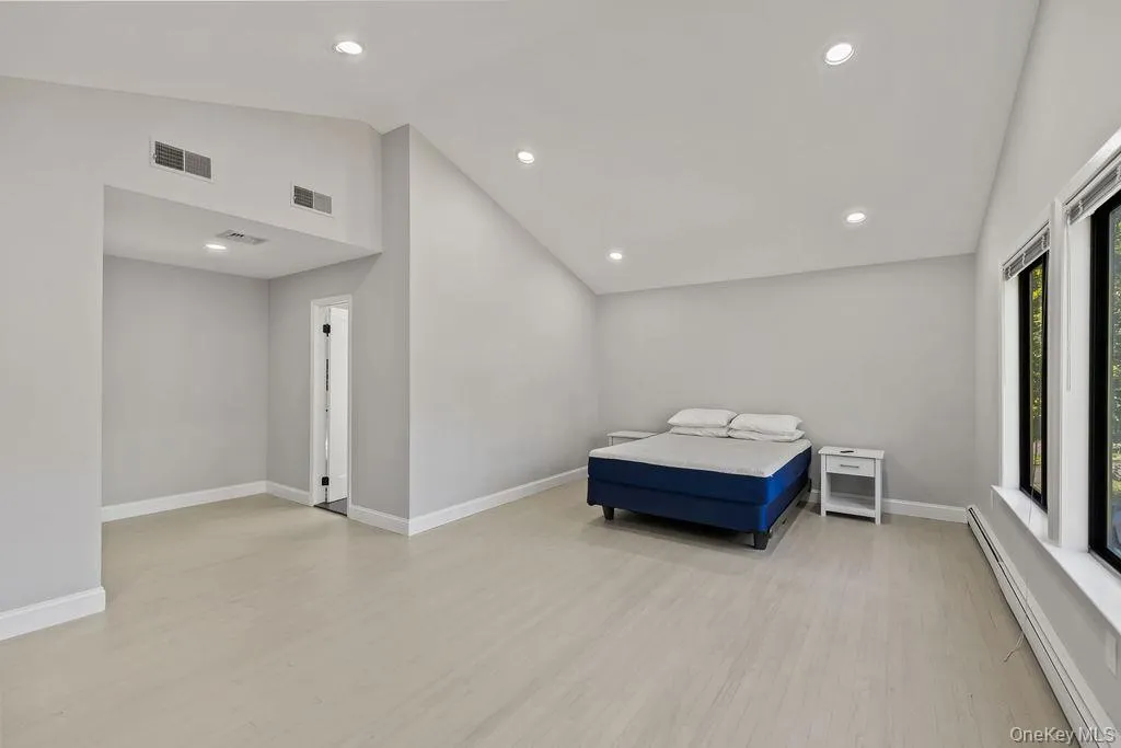 58 Burda Avenue, Clarkstown, NY, 5 Bedrooms Bedrooms, 6 Rooms Rooms,2 BathroomsBathrooms,Residential,For Rent,Burda,0,1060394 58 Burda Avenue, Clarkstown, NY, 5 Bedrooms Bedrooms, 6 Rooms Rooms,2 BathroomsBathrooms,Residential,For Rent,Burda,0,1060394