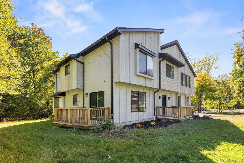 58 Burda Avenue, Clarkstown, NY, 5 Bedrooms Bedrooms, 6 Rooms Rooms,2 BathroomsBathrooms,Residential,For Rent,Burda,0,1060394 58 Burda Avenue, Clarkstown, NY, 5 Bedrooms Bedrooms, 6 Rooms Rooms,2 BathroomsBathrooms,Residential,For Rent,Burda,0,1060394