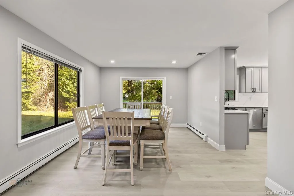 58 Burda Avenue, Clarkstown, NY, 5 Bedrooms Bedrooms, 6 Rooms Rooms,2 BathroomsBathrooms,Residential,For Rent,Burda,0,1060394 58 Burda Avenue, Clarkstown, NY, 5 Bedrooms Bedrooms, 6 Rooms Rooms,2 BathroomsBathrooms,Residential,For Rent,Burda,0,1060394