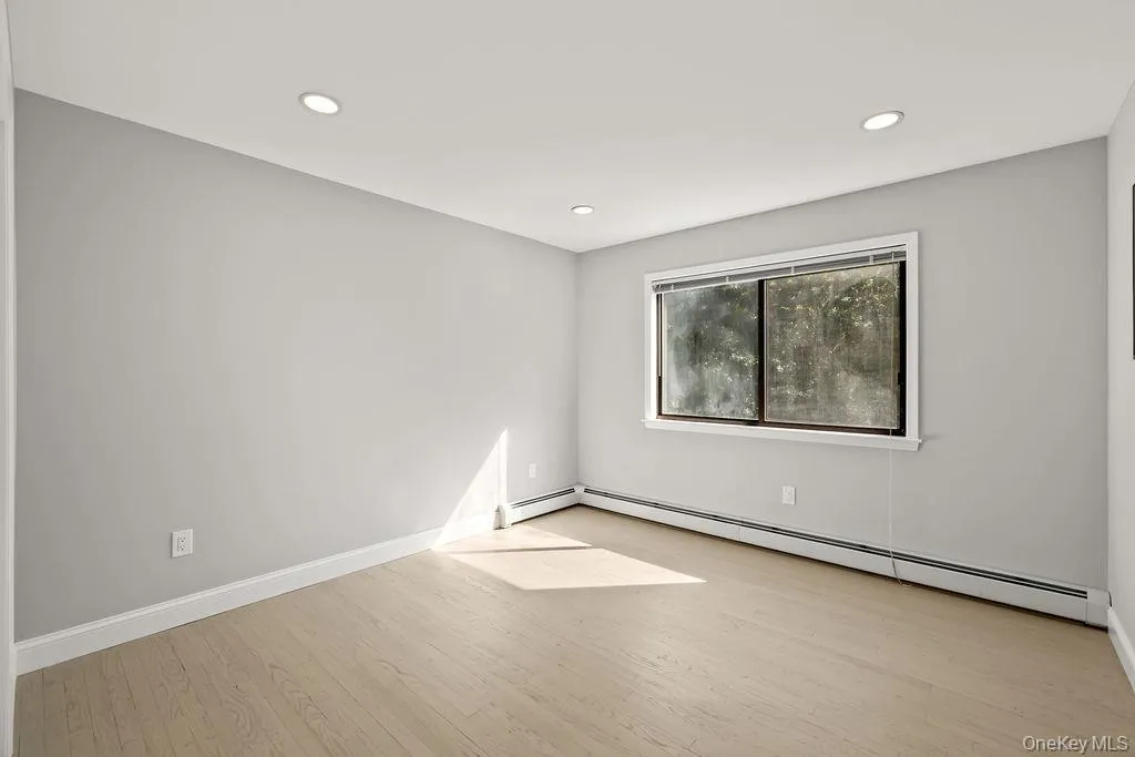 58 Burda Avenue, Clarkstown, NY, 5 Bedrooms Bedrooms, 6 Rooms Rooms,2 BathroomsBathrooms,Residential,For Rent,Burda,0,1060394 58 Burda Avenue, Clarkstown, NY, 5 Bedrooms Bedrooms, 6 Rooms Rooms,2 BathroomsBathrooms,Residential,For Rent,Burda,0,1060394