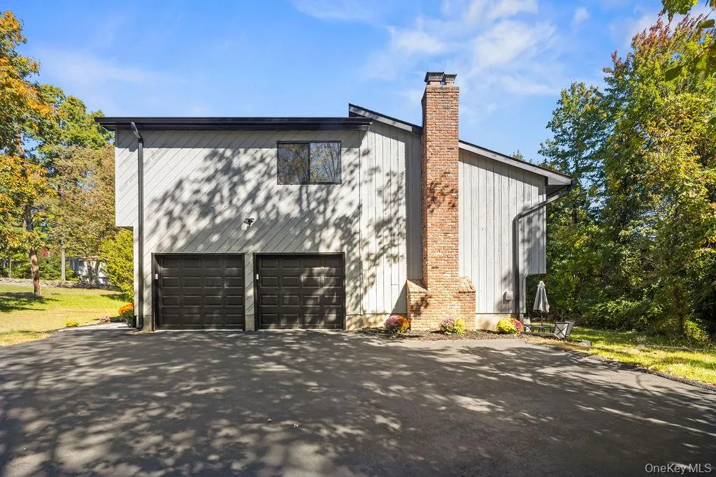 58 Burda Avenue, Clarkstown, NY, 5 Bedrooms Bedrooms, 6 Rooms Rooms,2 BathroomsBathrooms,Residential,For Rent,Burda,0,1060394 58 Burda Avenue, Clarkstown, NY, 5 Bedrooms Bedrooms, 6 Rooms Rooms,2 BathroomsBathrooms,Residential,For Rent,Burda,0,1060394