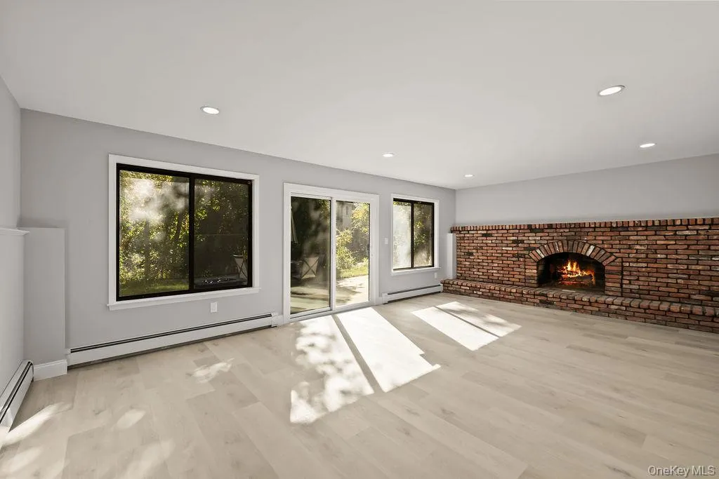 58 Burda Avenue, Clarkstown, NY, 5 Bedrooms Bedrooms, 6 Rooms Rooms,2 BathroomsBathrooms,Residential,For Rent,Burda,0,1060394 58 Burda Avenue, Clarkstown, NY, 5 Bedrooms Bedrooms, 6 Rooms Rooms,2 BathroomsBathrooms,Residential,For Rent,Burda,0,1060394