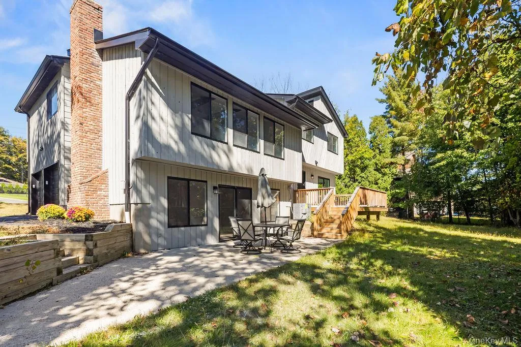 58 Burda Avenue, Clarkstown, NY, 5 Bedrooms Bedrooms, 6 Rooms Rooms,2 BathroomsBathrooms,Residential,For Rent,Burda,0,1060394 58 Burda Avenue, Clarkstown, NY, 5 Bedrooms Bedrooms, 6 Rooms Rooms,2 BathroomsBathrooms,Residential,For Rent,Burda,0,1060394