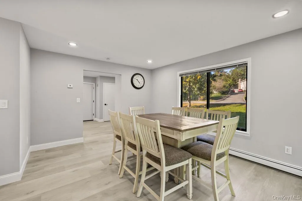 58 Burda Avenue, Clarkstown, NY, 5 Bedrooms Bedrooms, 6 Rooms Rooms,2 BathroomsBathrooms,Residential,For Rent,Burda,0,1060394 58 Burda Avenue, Clarkstown, NY, 5 Bedrooms Bedrooms, 6 Rooms Rooms,2 BathroomsBathrooms,Residential,For Rent,Burda,0,1060394