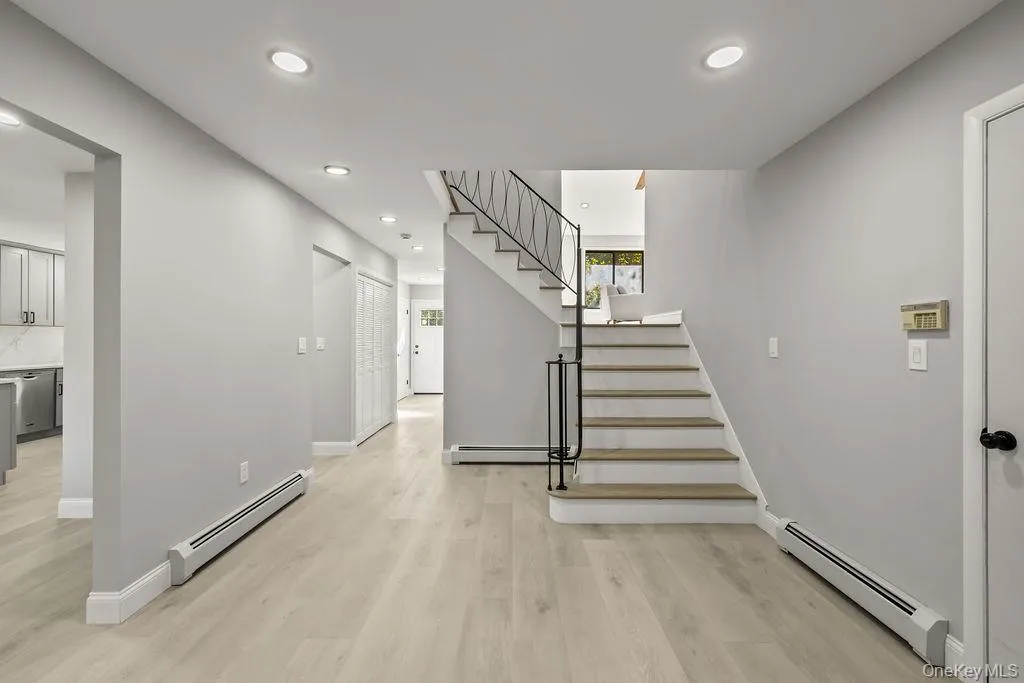 58 Burda Avenue, Clarkstown, NY, 5 Bedrooms Bedrooms, 6 Rooms Rooms,2 BathroomsBathrooms,Residential,For Rent,Burda,0,1060394 58 Burda Avenue, Clarkstown, NY, 5 Bedrooms Bedrooms, 6 Rooms Rooms,2 BathroomsBathrooms,Residential,For Rent,Burda,0,1060394
