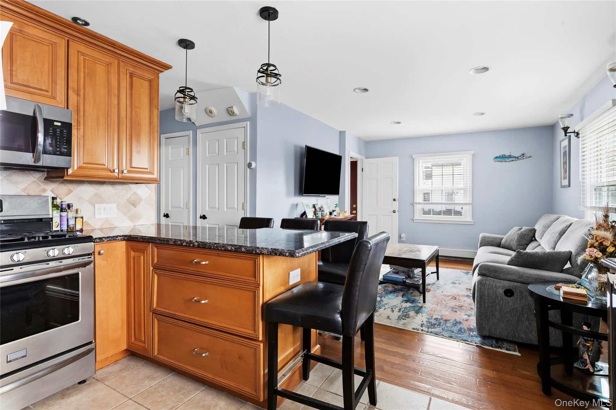 200 Forest Avenue, Oyster Bay, NY, 3 Bedrooms Bedrooms, 6 Rooms Rooms,2 BathroomsBathrooms,Residential,For Rent,Forest,0,1060395 200 Forest Avenue, Oyster Bay, NY, 3 Bedrooms Bedrooms, 6 Rooms Rooms,2 BathroomsBathrooms,Residential,For Rent,Forest,0,1060395