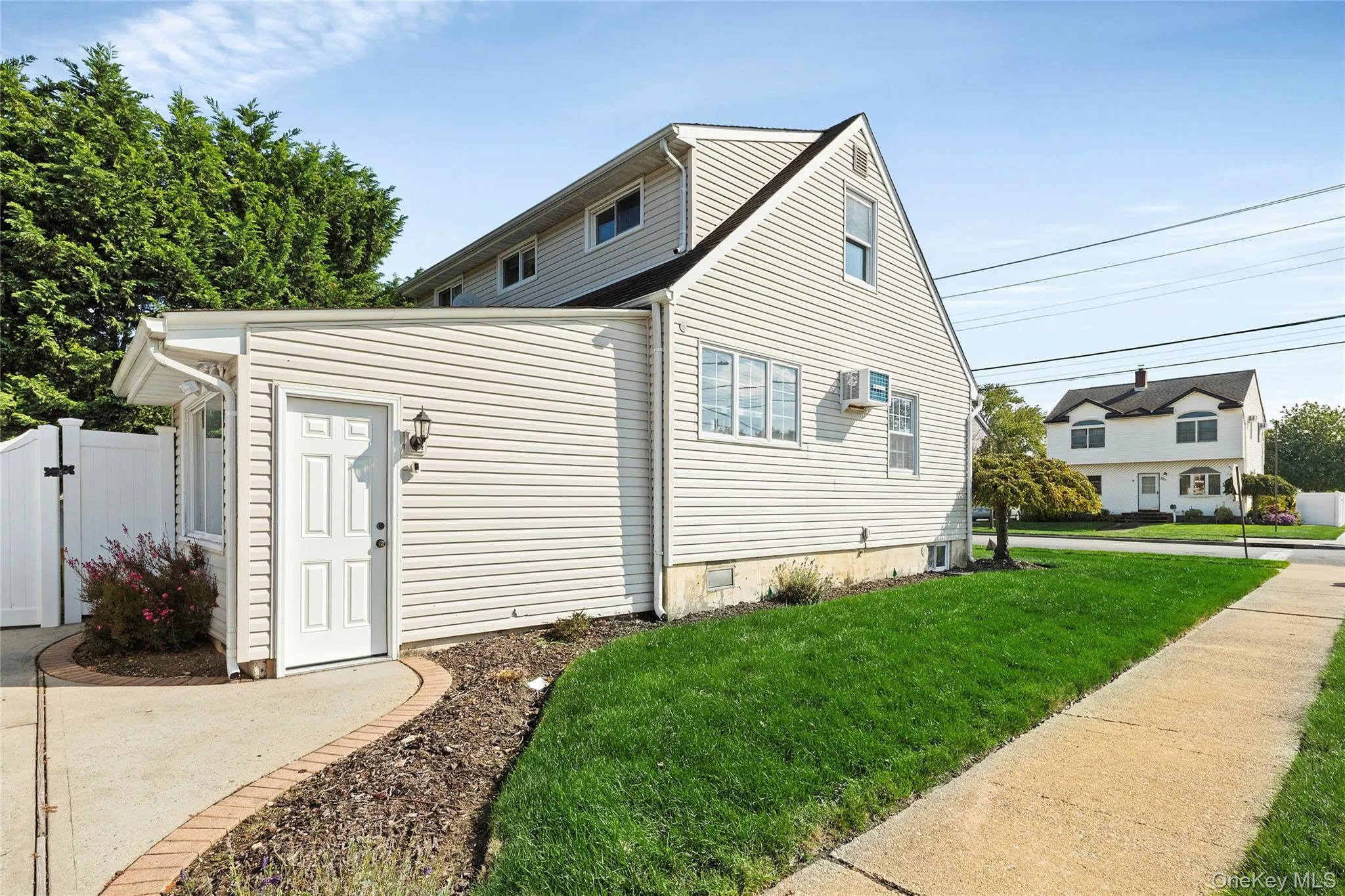 200 Forest Avenue, Oyster Bay, NY, 3 Bedrooms Bedrooms, 6 Rooms Rooms,2 BathroomsBathrooms,Residential,For Rent,Forest,0,1060395 200 Forest Avenue, Oyster Bay, NY, 3 Bedrooms Bedrooms, 6 Rooms Rooms,2 BathroomsBathrooms,Residential,For Rent,Forest,0,1060395