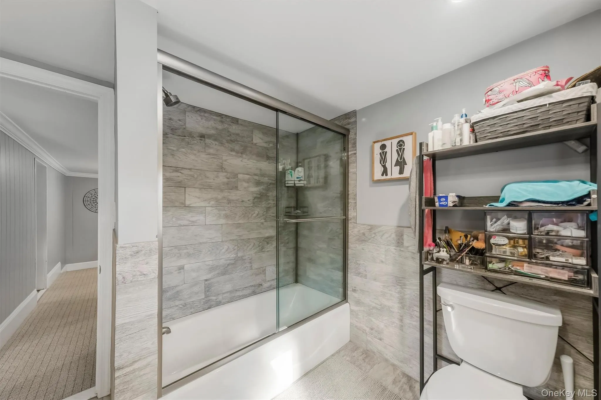: Large, beautifully updated modern bathroom offering a spacious layout, sleek fixtures, and sophisticated styling. : Large, beautifully updated modern bathroom offering a spacious layout, sleek fixtures, and sophisticated styling.