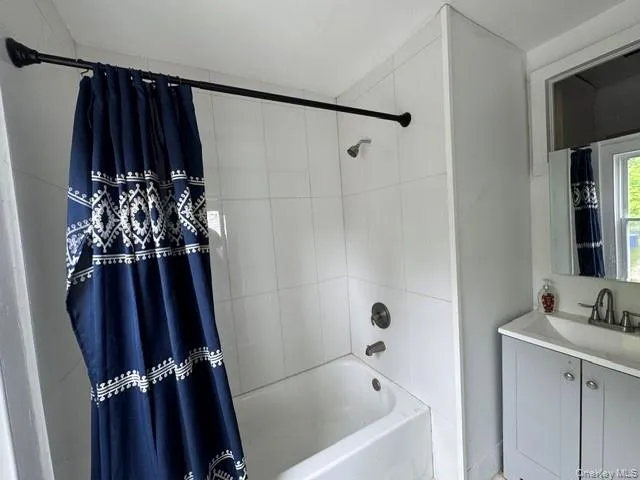 34 Broad Street, Middletown, NY, 3 Bedroom Bedrooms, 5 Room Rooms,1 BathroomBathrooms,Residential Lease,For Rent,Broad,0,1060403 34 Broad Street, Middletown, NY, 3 Bedroom Bedrooms, 5 Room Rooms,1 BathroomBathrooms,Residential Lease,For Rent,Broad,0,1060403