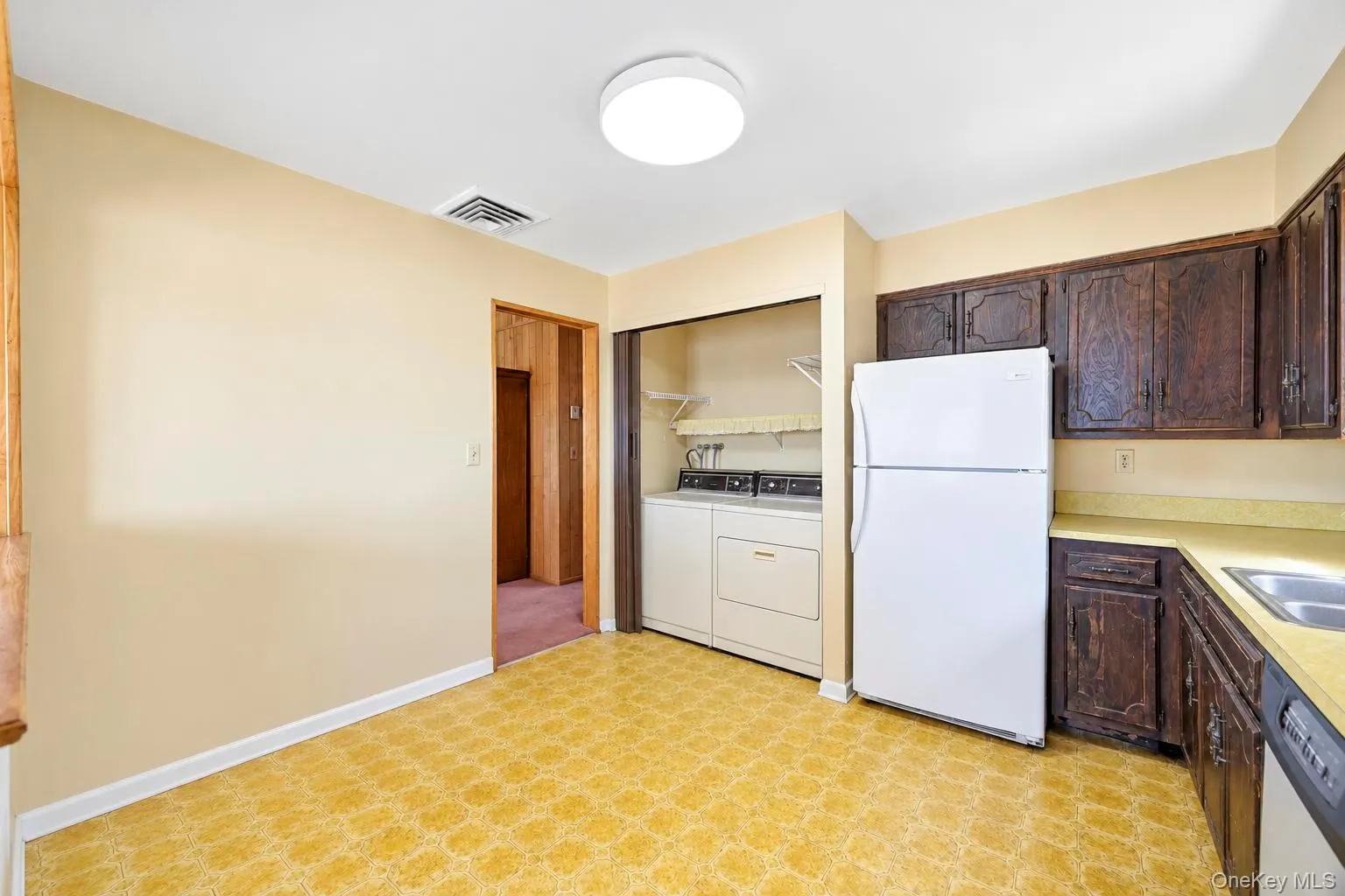 41 Shore Drive, Babylon, NY, 3 Bedrooms Bedrooms, 7 Rooms Rooms,2 BathroomsBathrooms,Residential,For Rent,Shore,0,1060416 41 Shore Drive, Babylon, NY, 3 Bedrooms Bedrooms, 7 Rooms Rooms,2 BathroomsBathrooms,Residential,For Rent,Shore,0,1060416