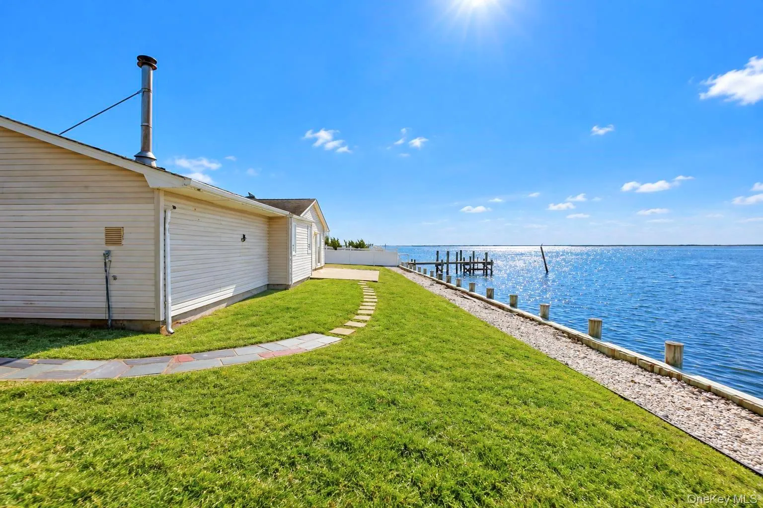 41 Shore Drive, Babylon, NY, 3 Bedrooms Bedrooms, 7 Rooms Rooms,2 BathroomsBathrooms,Residential,For Rent,Shore,0,1060416 41 Shore Drive, Babylon, NY, 3 Bedrooms Bedrooms, 7 Rooms Rooms,2 BathroomsBathrooms,Residential,For Rent,Shore,0,1060416
