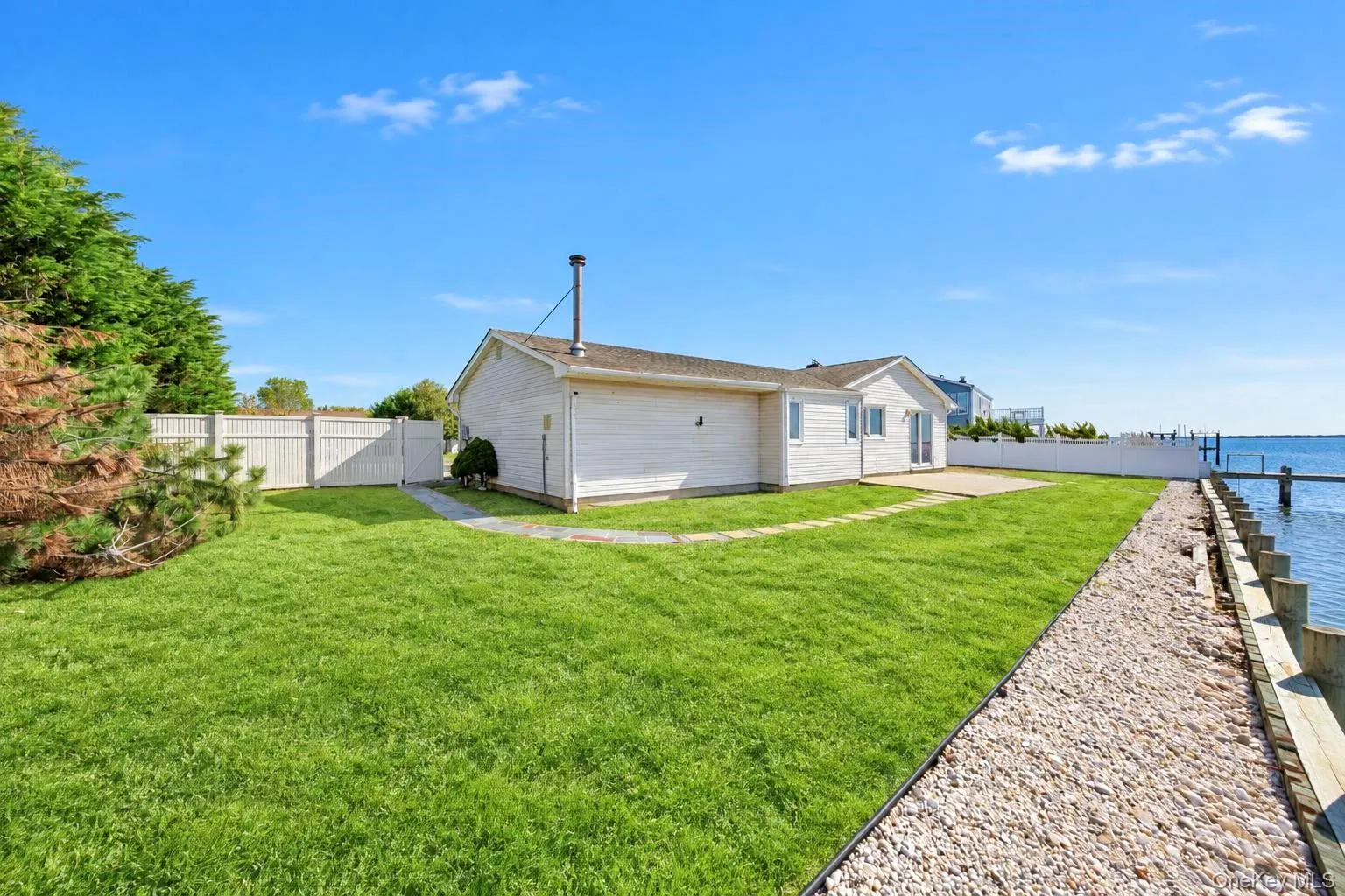 41 Shore Drive, Babylon, NY, 3 Bedrooms Bedrooms, 7 Rooms Rooms,2 BathroomsBathrooms,Residential,For Rent,Shore,0,1060416 41 Shore Drive, Babylon, NY, 3 Bedrooms Bedrooms, 7 Rooms Rooms,2 BathroomsBathrooms,Residential,For Rent,Shore,0,1060416