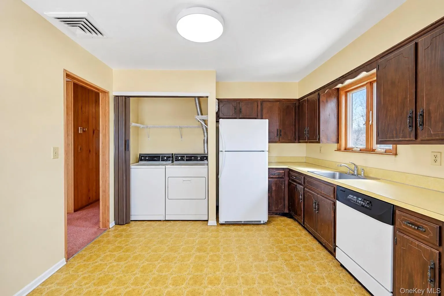 41 Shore Drive, Babylon, NY, 3 Bedrooms Bedrooms, 7 Rooms Rooms,2 BathroomsBathrooms,Residential,For Rent,Shore,0,1060416 41 Shore Drive, Babylon, NY, 3 Bedrooms Bedrooms, 7 Rooms Rooms,2 BathroomsBathrooms,Residential,For Rent,Shore,0,1060416