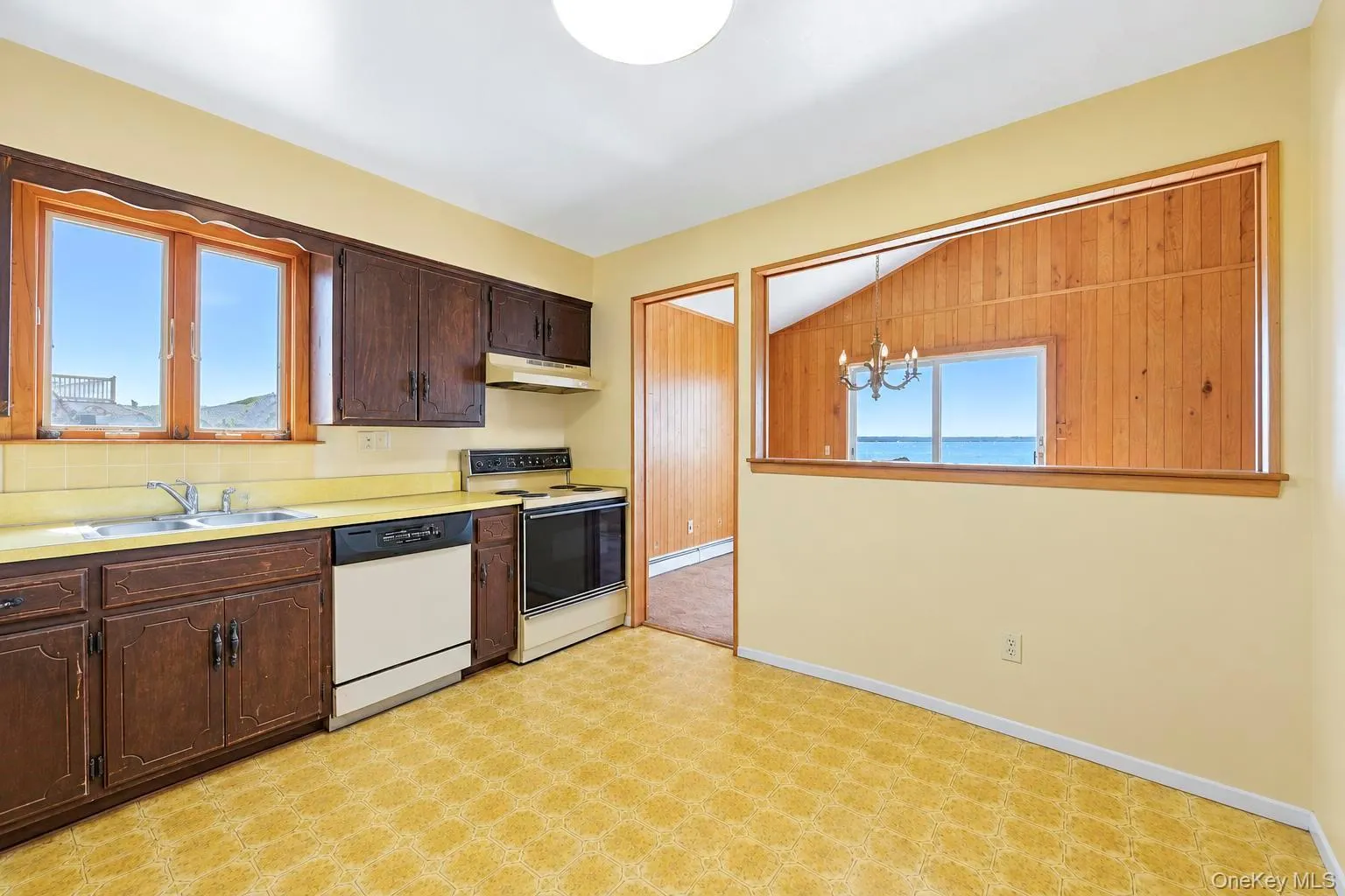 41 Shore Drive, Babylon, NY, 3 Bedrooms Bedrooms, 7 Rooms Rooms,2 BathroomsBathrooms,Residential,For Rent,Shore,0,1060416 41 Shore Drive, Babylon, NY, 3 Bedrooms Bedrooms, 7 Rooms Rooms,2 BathroomsBathrooms,Residential,For Rent,Shore,0,1060416