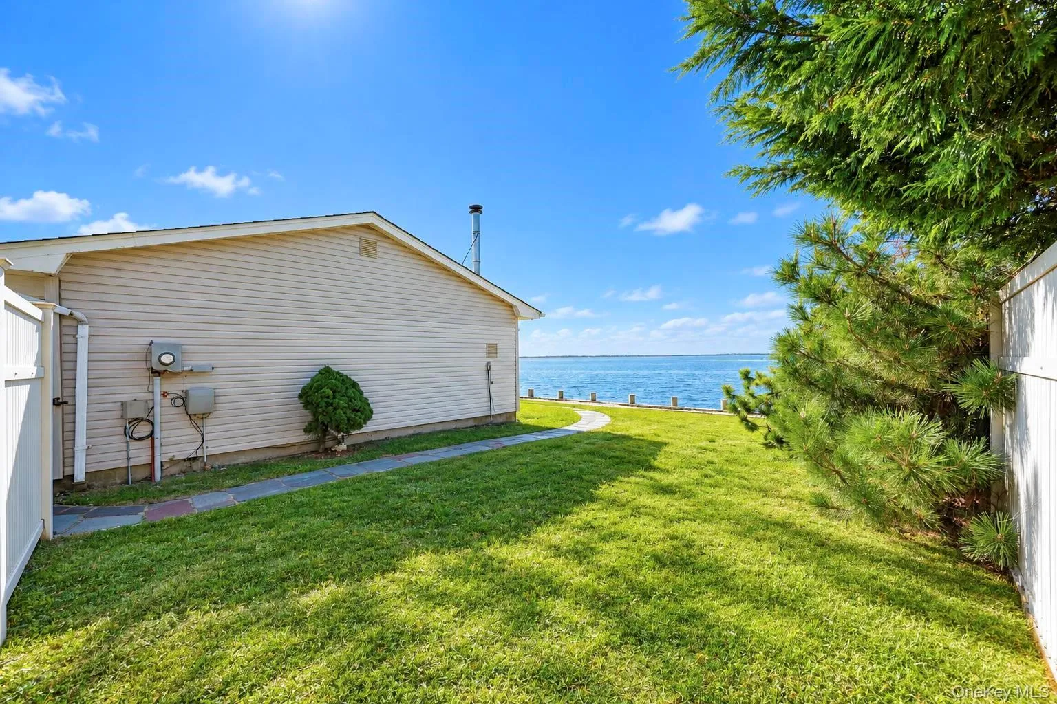41 Shore Drive, Babylon, NY, 3 Bedrooms Bedrooms, 7 Rooms Rooms,2 BathroomsBathrooms,Residential,For Rent,Shore,0,1060416 41 Shore Drive, Babylon, NY, 3 Bedrooms Bedrooms, 7 Rooms Rooms,2 BathroomsBathrooms,Residential,For Rent,Shore,0,1060416