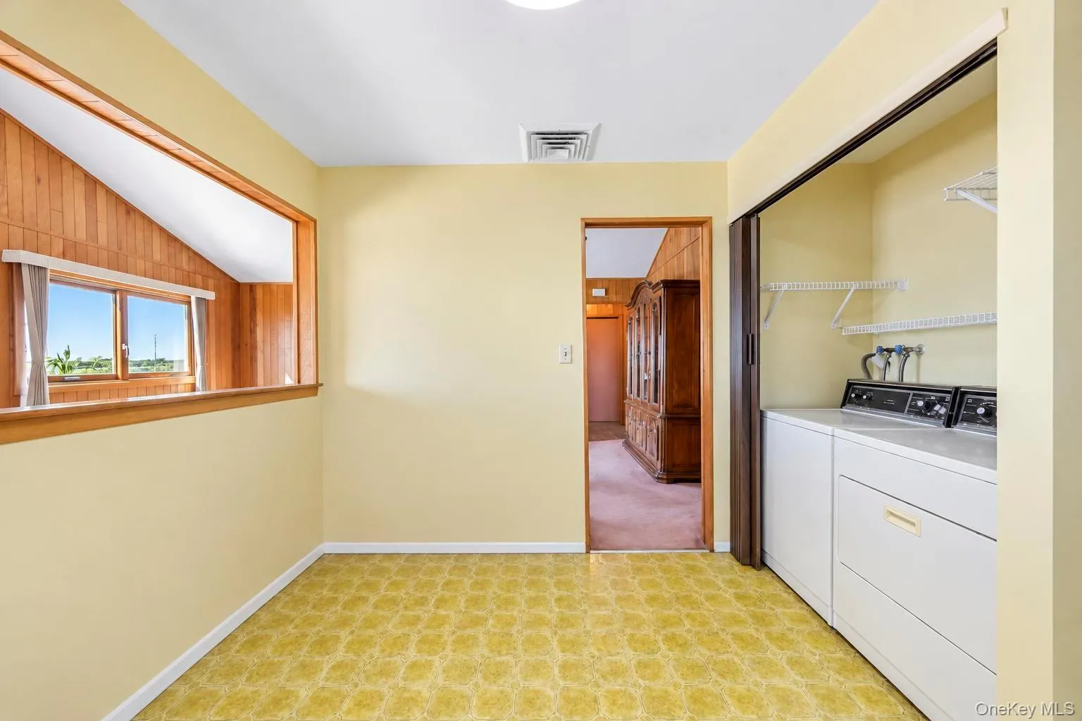 41 Shore Drive, Babylon, NY, 3 Bedrooms Bedrooms, 7 Rooms Rooms,2 BathroomsBathrooms,Residential,For Rent,Shore,0,1060416 41 Shore Drive, Babylon, NY, 3 Bedrooms Bedrooms, 7 Rooms Rooms,2 BathroomsBathrooms,Residential,For Rent,Shore,0,1060416