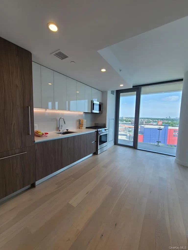 131-01 40th Road, New York, NY, 1 Bedroom Bedrooms, 5 Room Rooms,1 BathroomBathrooms,Residential Lease,For Rent,40th,0,1060424 131-01 40th Road, New York, NY, 1 Bedroom Bedrooms, 5 Room Rooms,1 BathroomBathrooms,Residential Lease,For Rent,40th,0,1060424