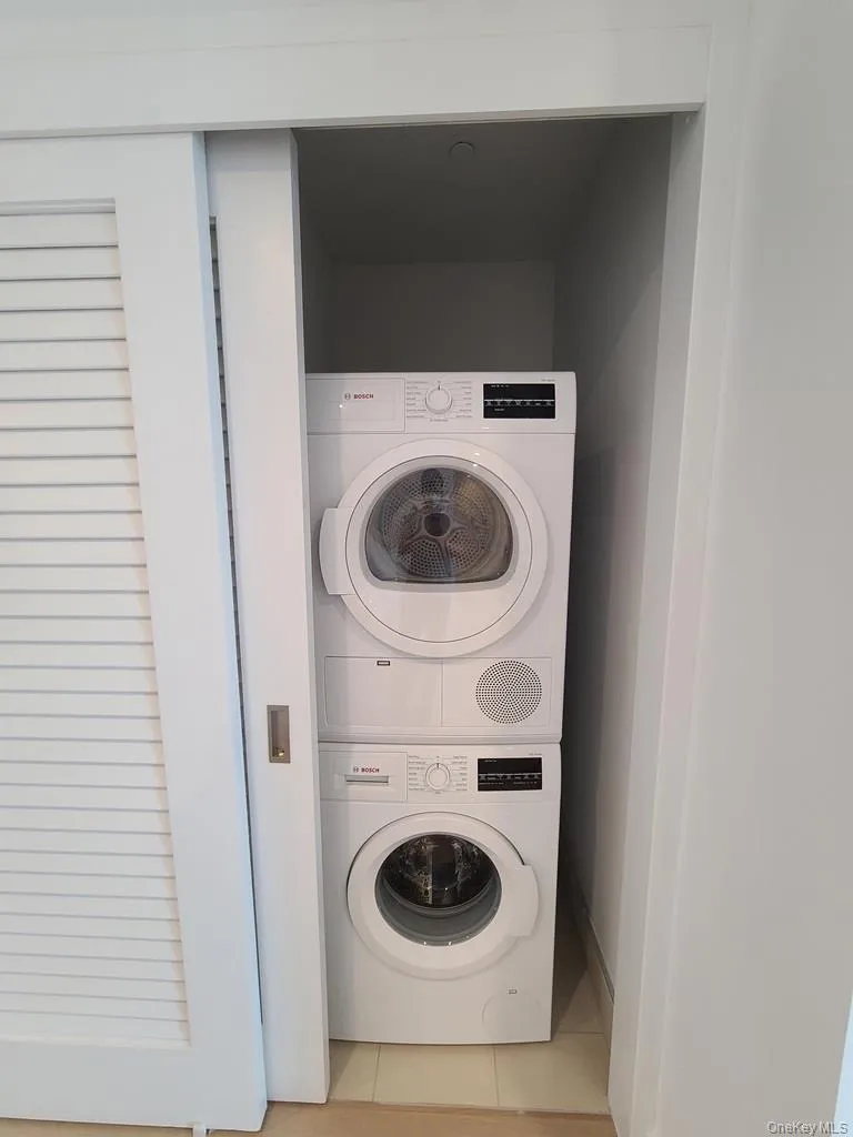131-01 40th Road, New York, NY, 1 Bedroom Bedrooms, 5 Room Rooms,1 BathroomBathrooms,Residential Lease,For Rent,40th,0,1060424 131-01 40th Road, New York, NY, 1 Bedroom Bedrooms, 5 Room Rooms,1 BathroomBathrooms,Residential Lease,For Rent,40th,0,1060424