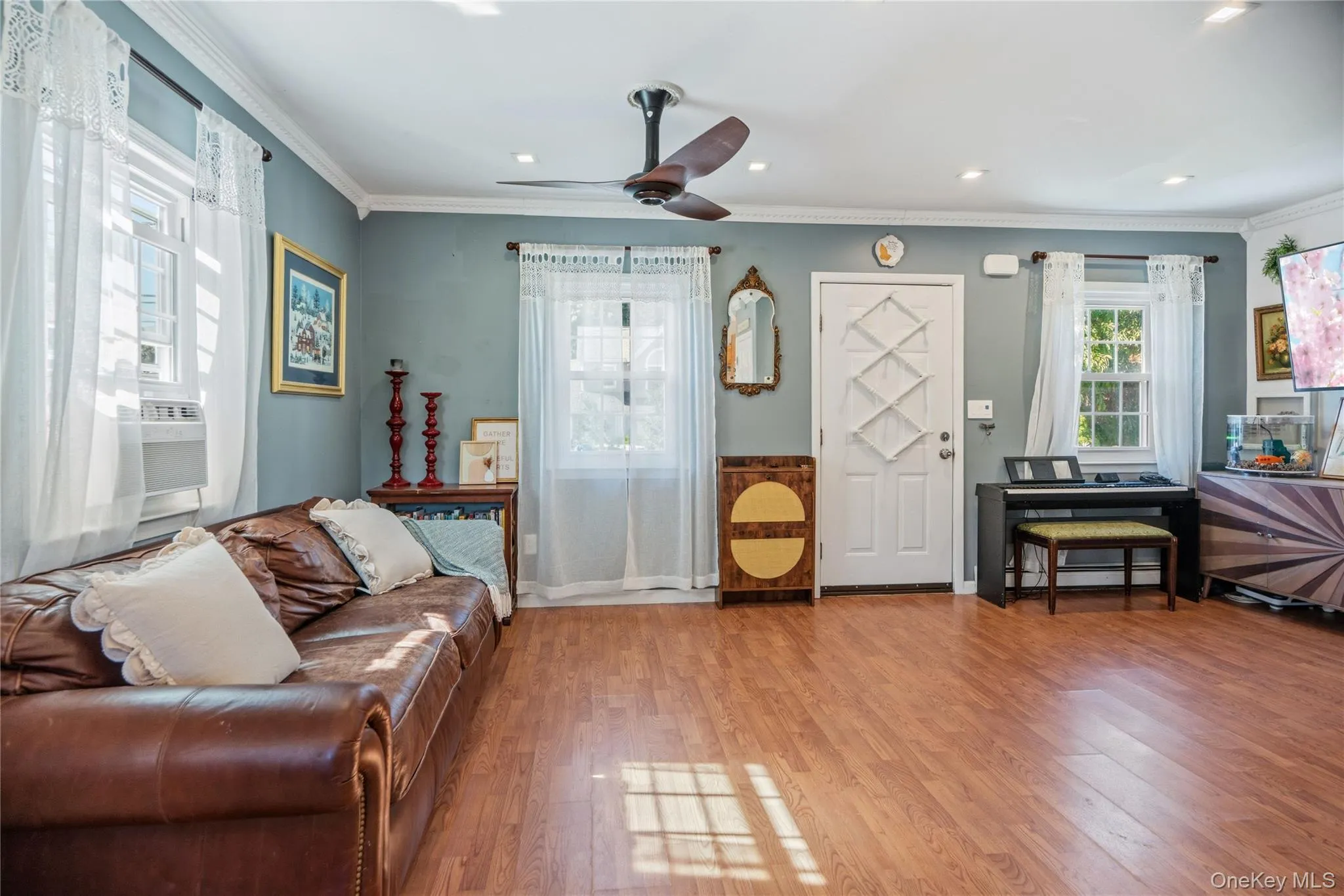 422 Myrtle Avenue, Islip, NY, 2 Bedrooms Bedrooms, 6 Rooms Rooms,2 BathroomsBathrooms,Residential,For Rent,Myrtle,0,1060425 422 Myrtle Avenue, Islip, NY, 2 Bedrooms Bedrooms, 6 Rooms Rooms,2 BathroomsBathrooms,Residential,For Rent,Myrtle,0,1060425
