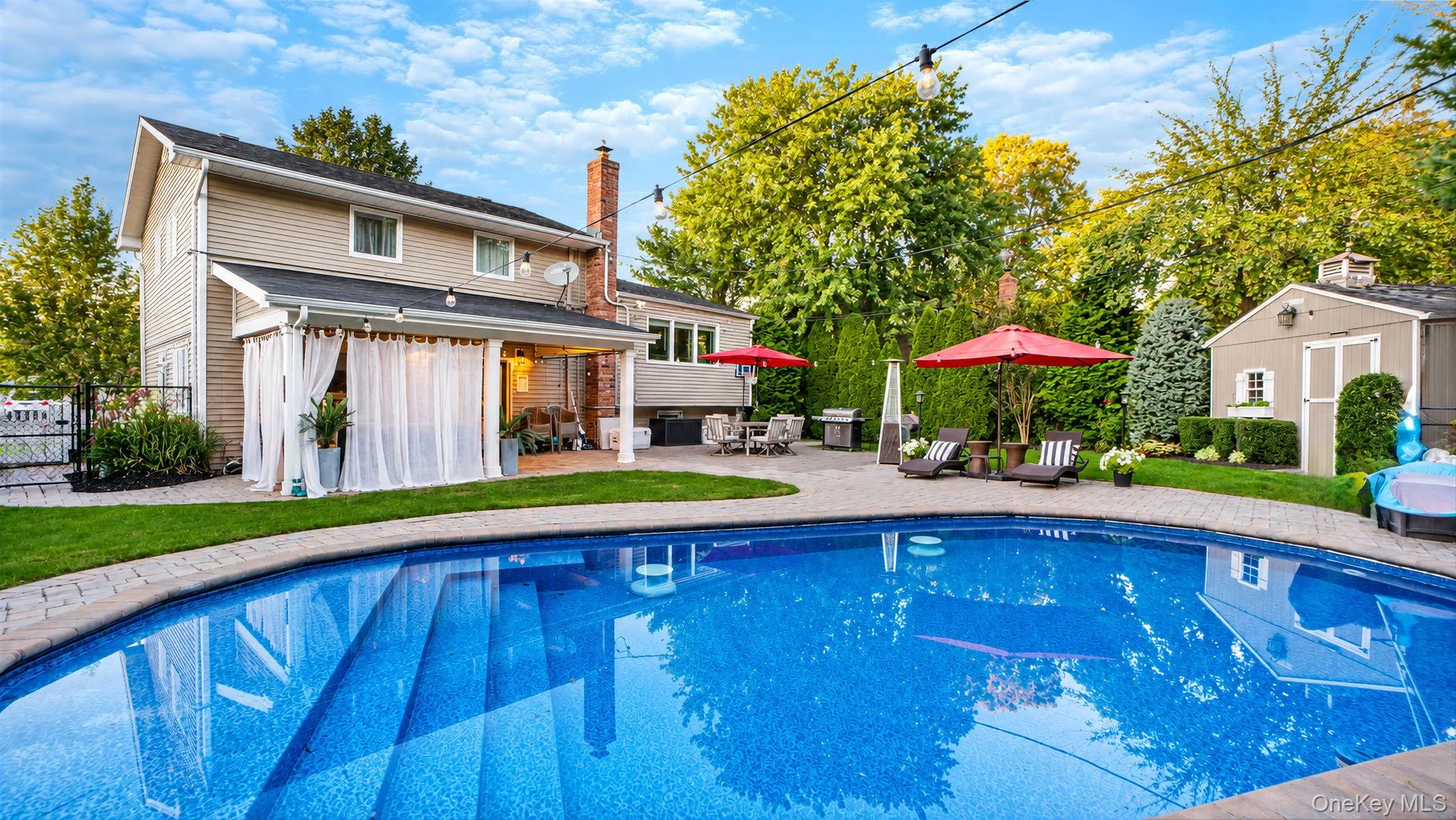 26 Glen Lane, Smithtown, NY, 4 Bedrooms Bedrooms, 11 Rooms Rooms,3 BathroomsBathrooms,Residential,For Rent,Glen,0,1060427 26 Glen Lane, Smithtown, NY, 4 Bedrooms Bedrooms, 11 Rooms Rooms,3 BathroomsBathrooms,Residential,For Rent,Glen,0,1060427