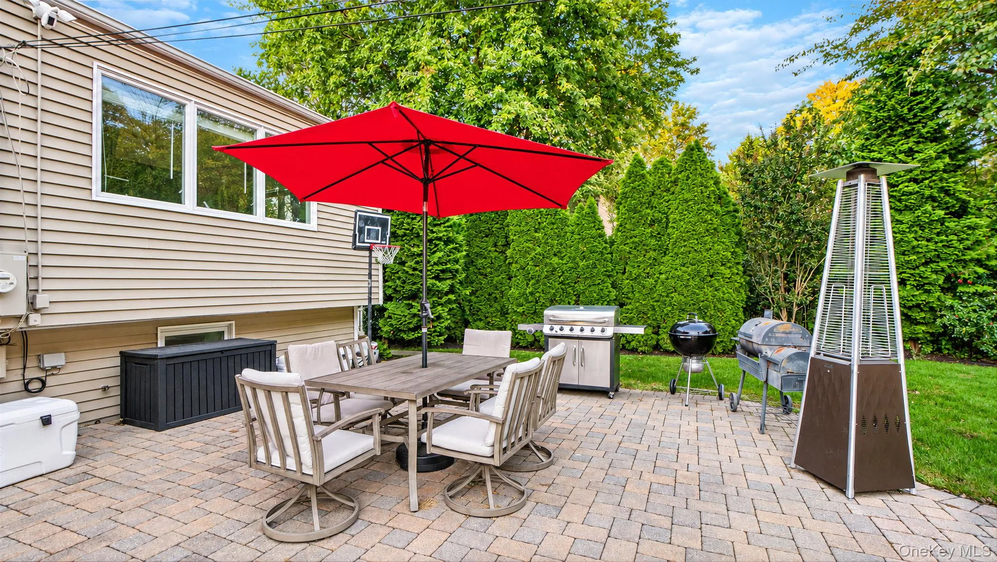 26 Glen Lane, Smithtown, NY, 4 Bedrooms Bedrooms, 11 Rooms Rooms,3 BathroomsBathrooms,Residential,For Rent,Glen,0,1060427 26 Glen Lane, Smithtown, NY, 4 Bedrooms Bedrooms, 11 Rooms Rooms,3 BathroomsBathrooms,Residential,For Rent,Glen,0,1060427