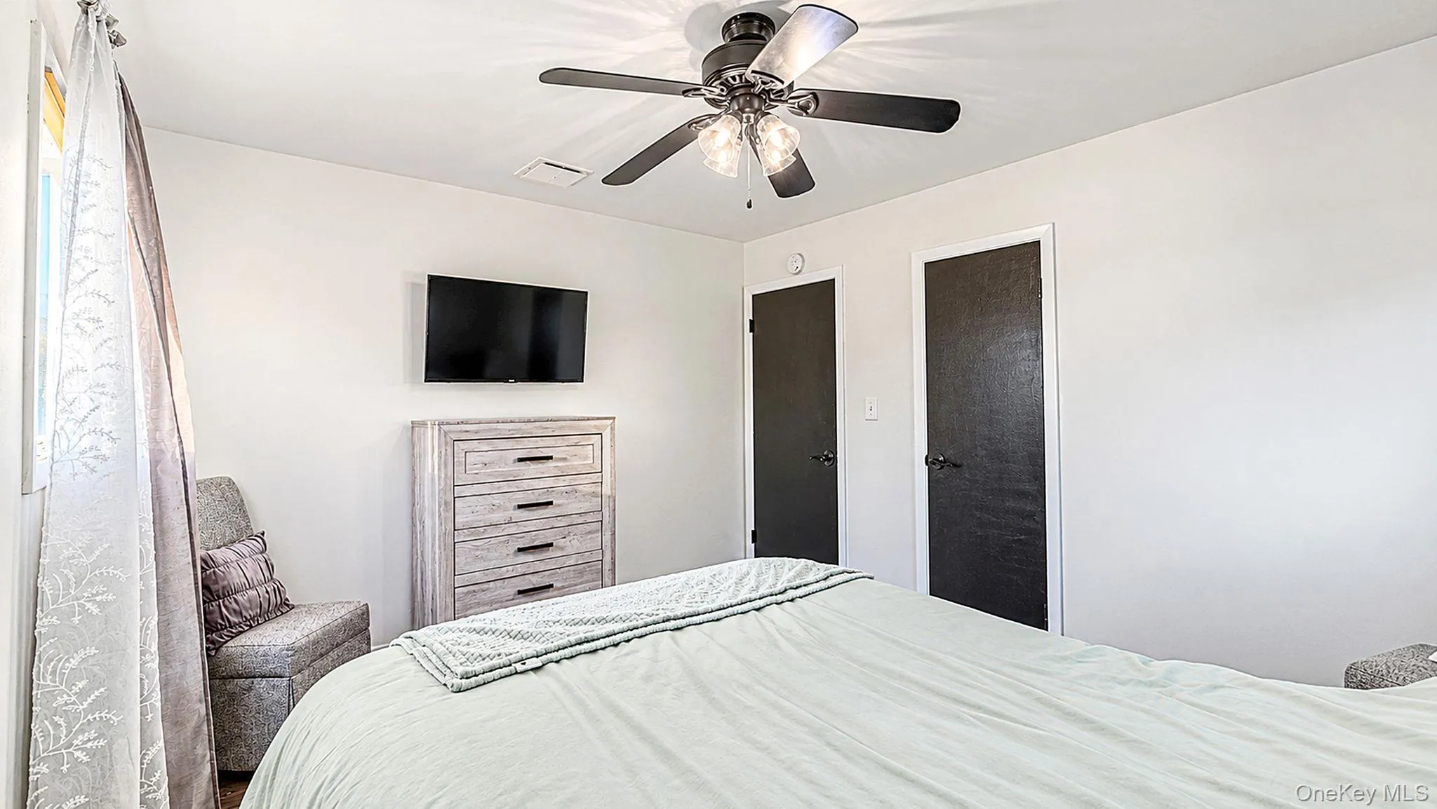 26 Glen Lane, Smithtown, NY, 4 Bedrooms Bedrooms, 11 Rooms Rooms,3 BathroomsBathrooms,Residential,For Rent,Glen,0,1060427 26 Glen Lane, Smithtown, NY, 4 Bedrooms Bedrooms, 11 Rooms Rooms,3 BathroomsBathrooms,Residential,For Rent,Glen,0,1060427