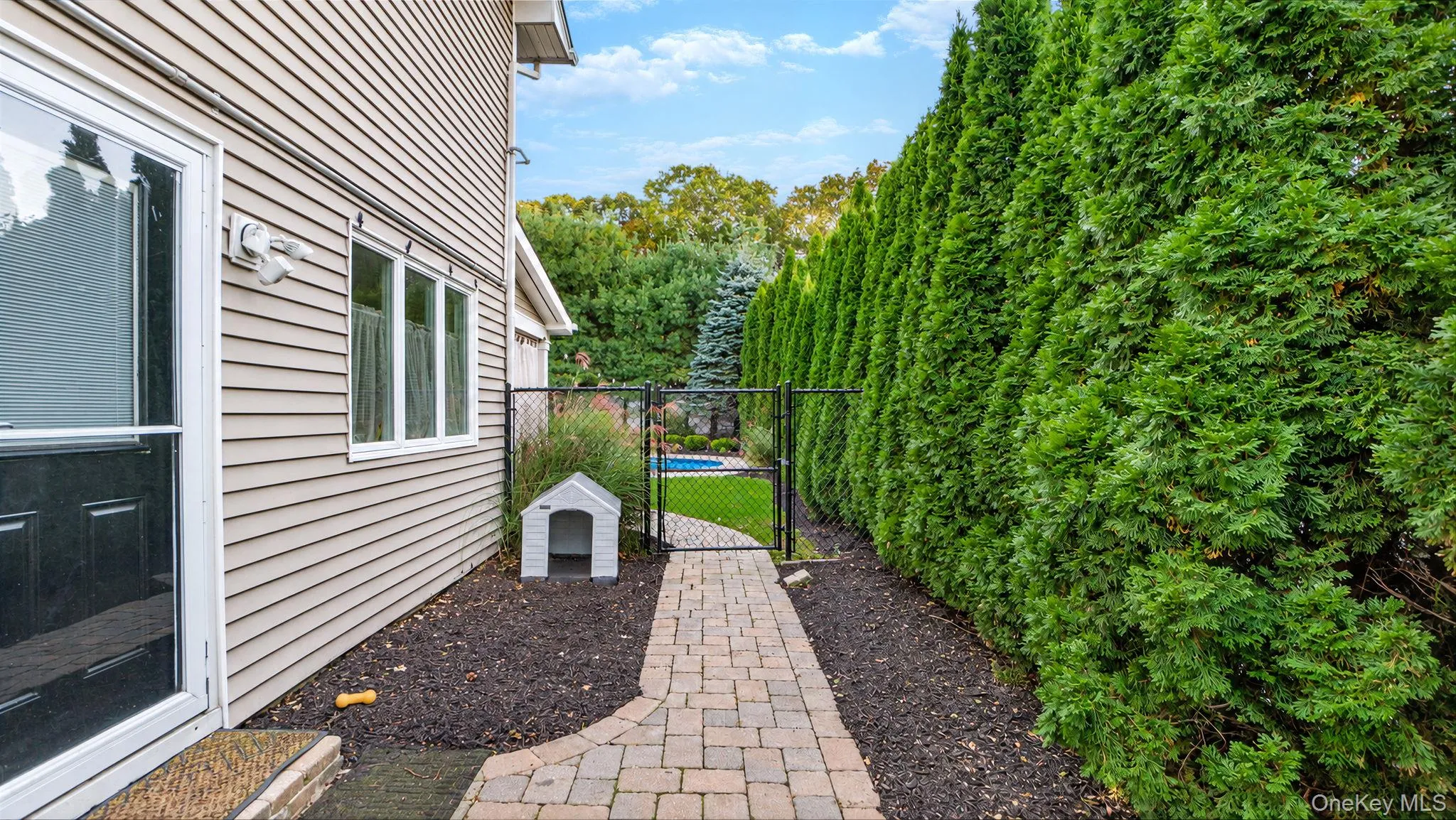 26 Glen Lane, Smithtown, NY, 4 Bedrooms Bedrooms, 11 Rooms Rooms,3 BathroomsBathrooms,Residential,For Rent,Glen,0,1060427 26 Glen Lane, Smithtown, NY, 4 Bedrooms Bedrooms, 11 Rooms Rooms,3 BathroomsBathrooms,Residential,For Rent,Glen,0,1060427