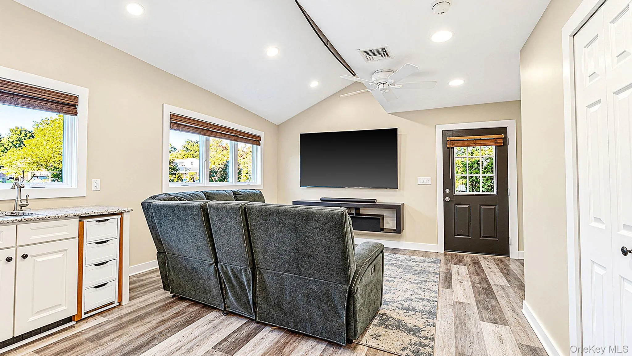 26 Glen Lane, Smithtown, NY, 4 Bedrooms Bedrooms, 11 Rooms Rooms,3 BathroomsBathrooms,Residential,For Rent,Glen,0,1060427 26 Glen Lane, Smithtown, NY, 4 Bedrooms Bedrooms, 11 Rooms Rooms,3 BathroomsBathrooms,Residential,For Rent,Glen,0,1060427