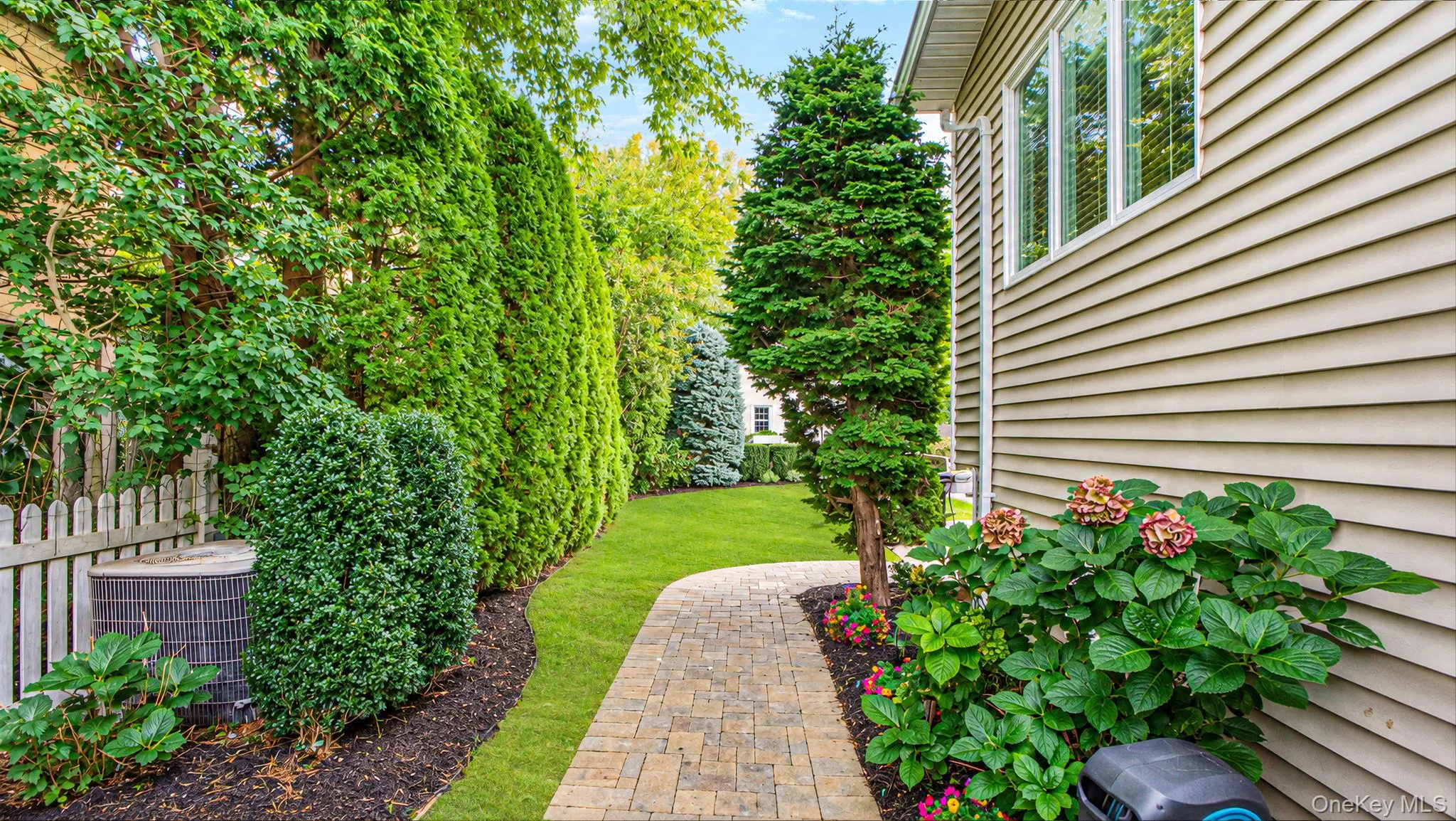 26 Glen Lane, Smithtown, NY, 4 Bedrooms Bedrooms, 11 Rooms Rooms,3 BathroomsBathrooms,Residential,For Rent,Glen,0,1060427 26 Glen Lane, Smithtown, NY, 4 Bedrooms Bedrooms, 11 Rooms Rooms,3 BathroomsBathrooms,Residential,For Rent,Glen,0,1060427